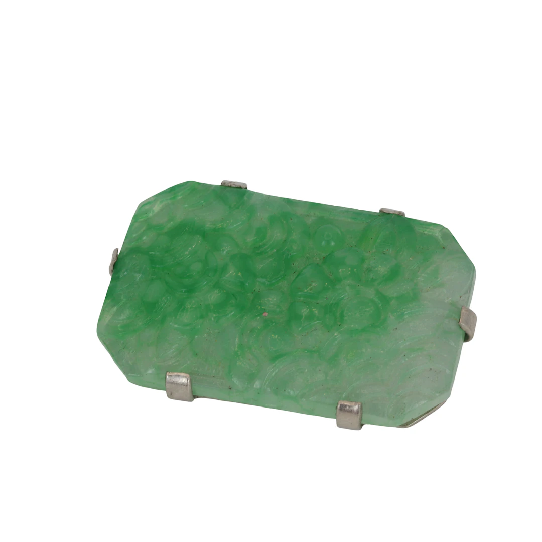 ART DECO JADE BROOCH.