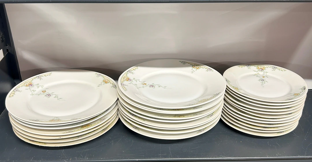 BAVARIAN PART DINNER SERVICE.