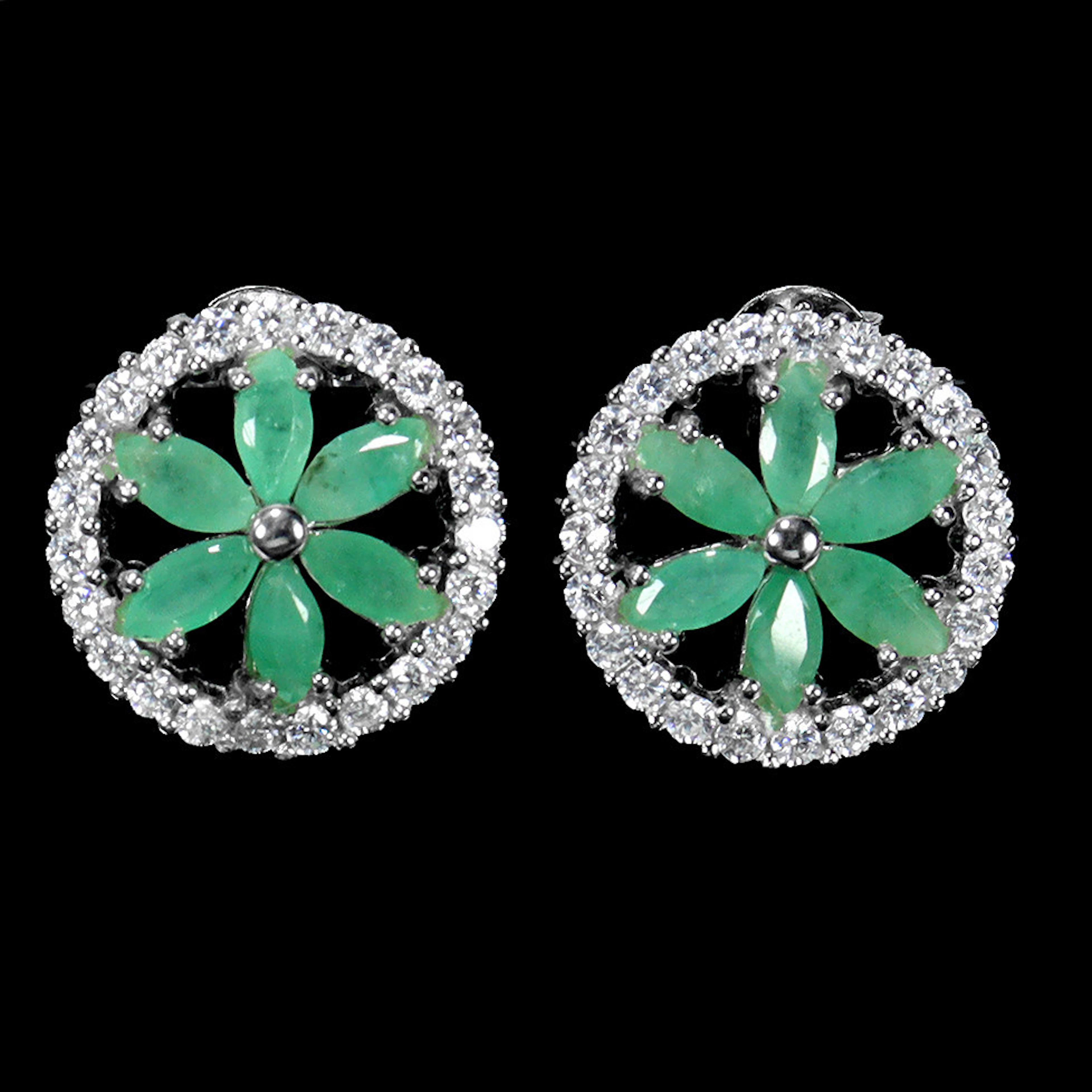 EMERALD SILVER CLUSTER EARRINGS.