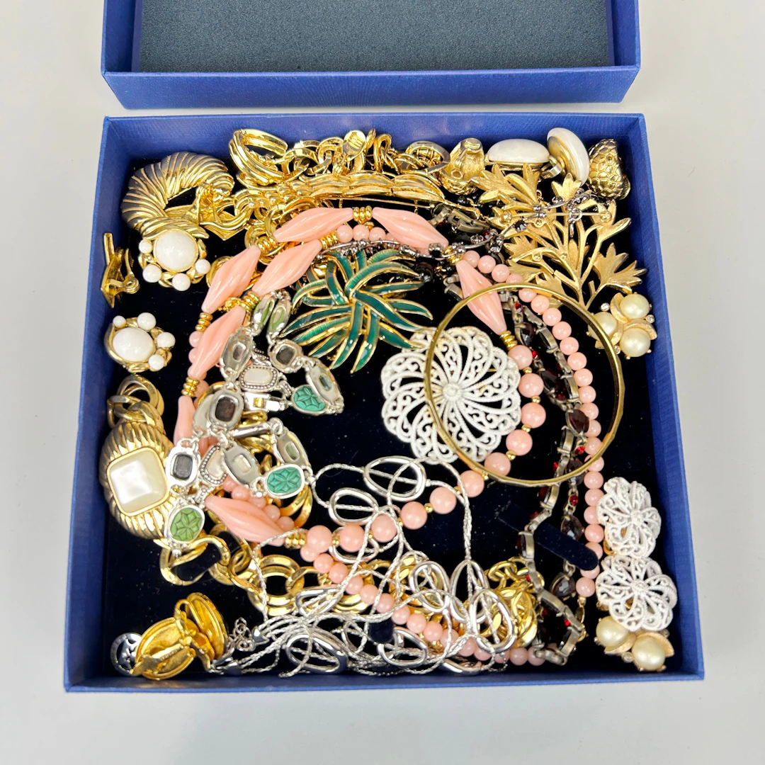 TRIFARI & MONET JEWELLERY.