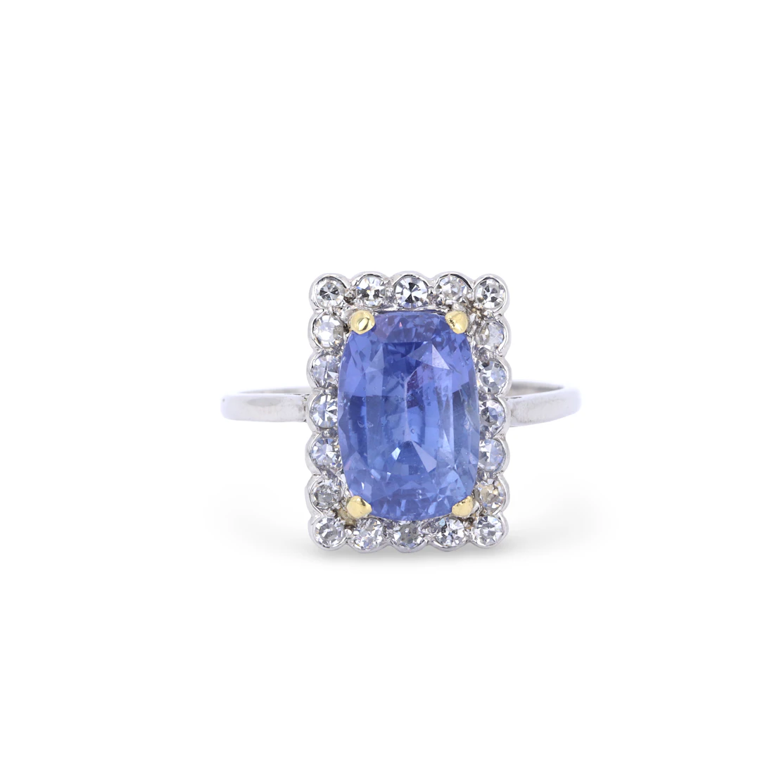 18CT GOLD 7CT UNHEATED SAPPHIRE RING.