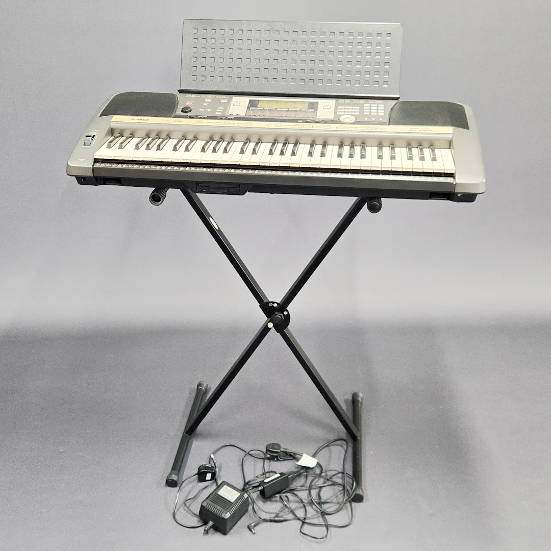 YAMAHA ELECTRIC KEYBOARD.