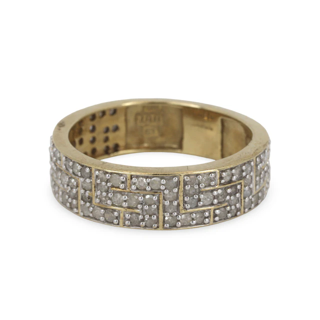 9CT GOLD DIAMOND SET RING.