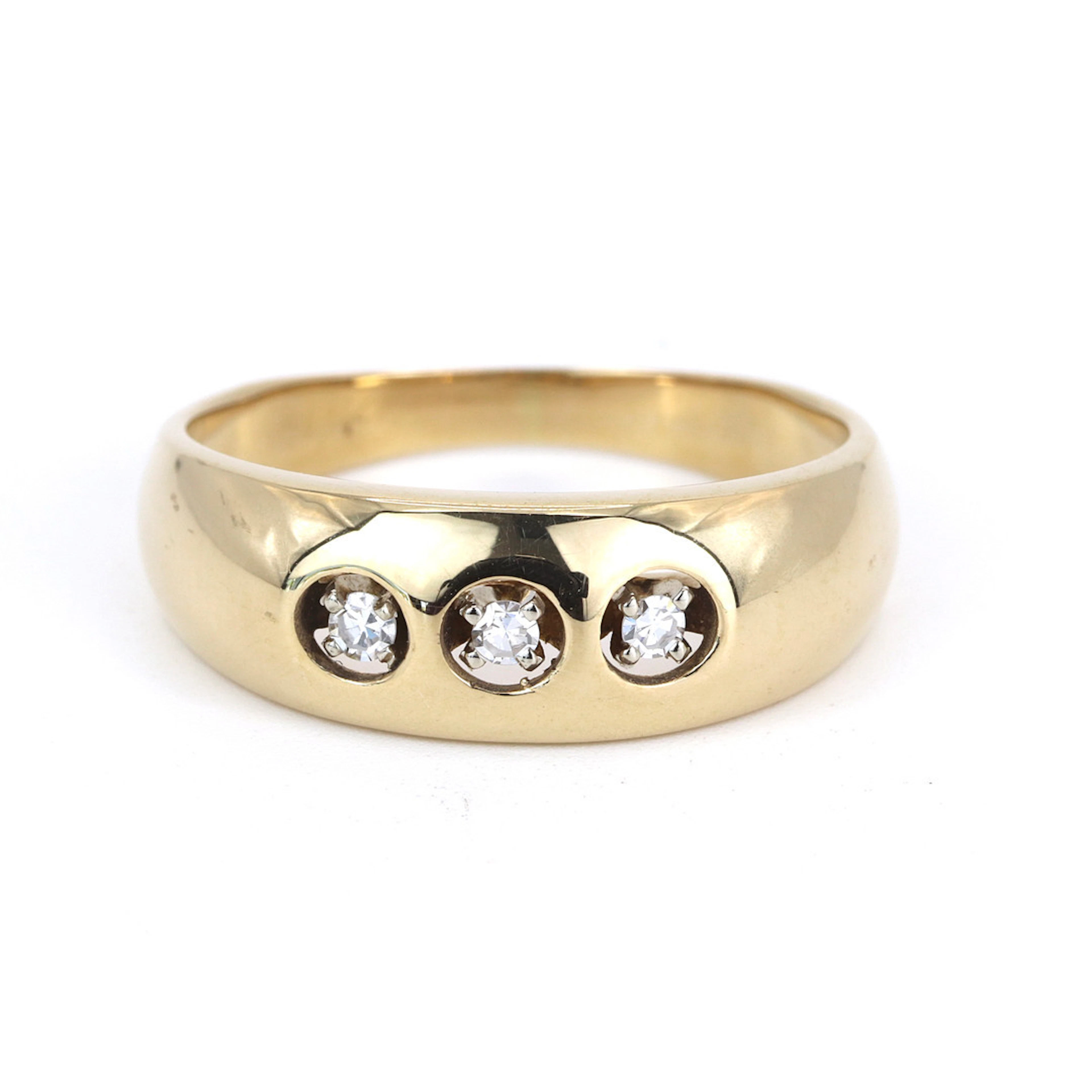 14CT GOLD DIAMOND RING.