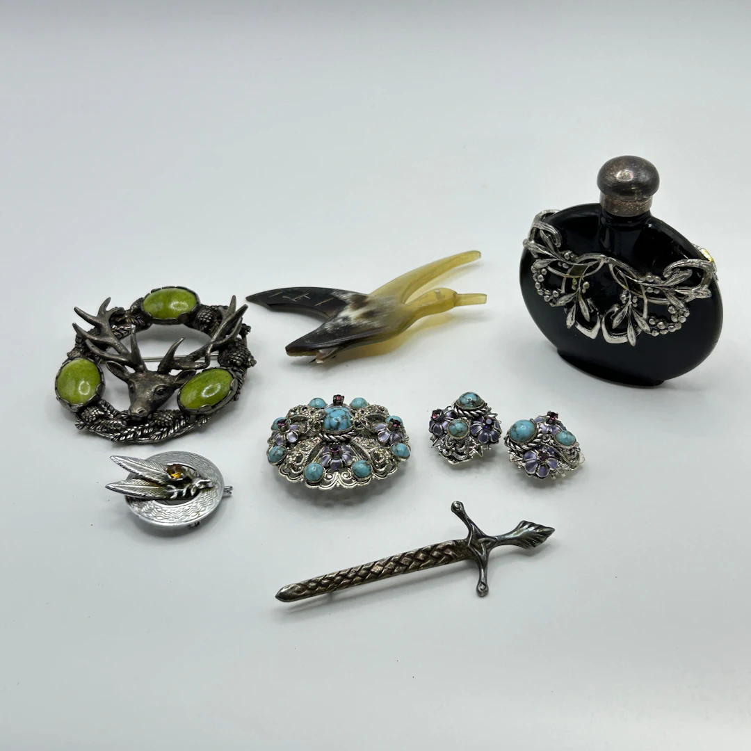 MIXED COSTUME JEWELLERY.