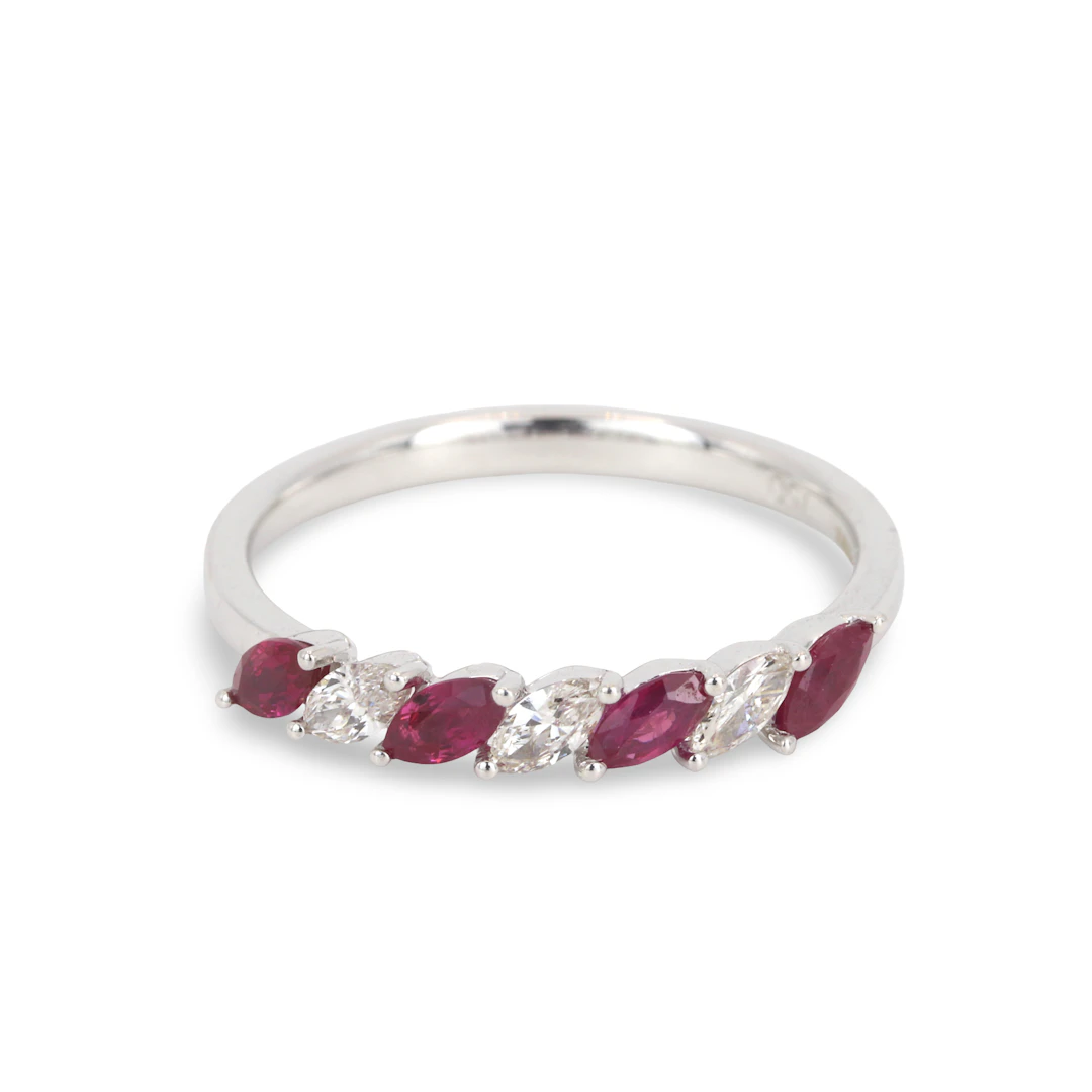 18CT GOLD RUBY & DIAMOND RING.