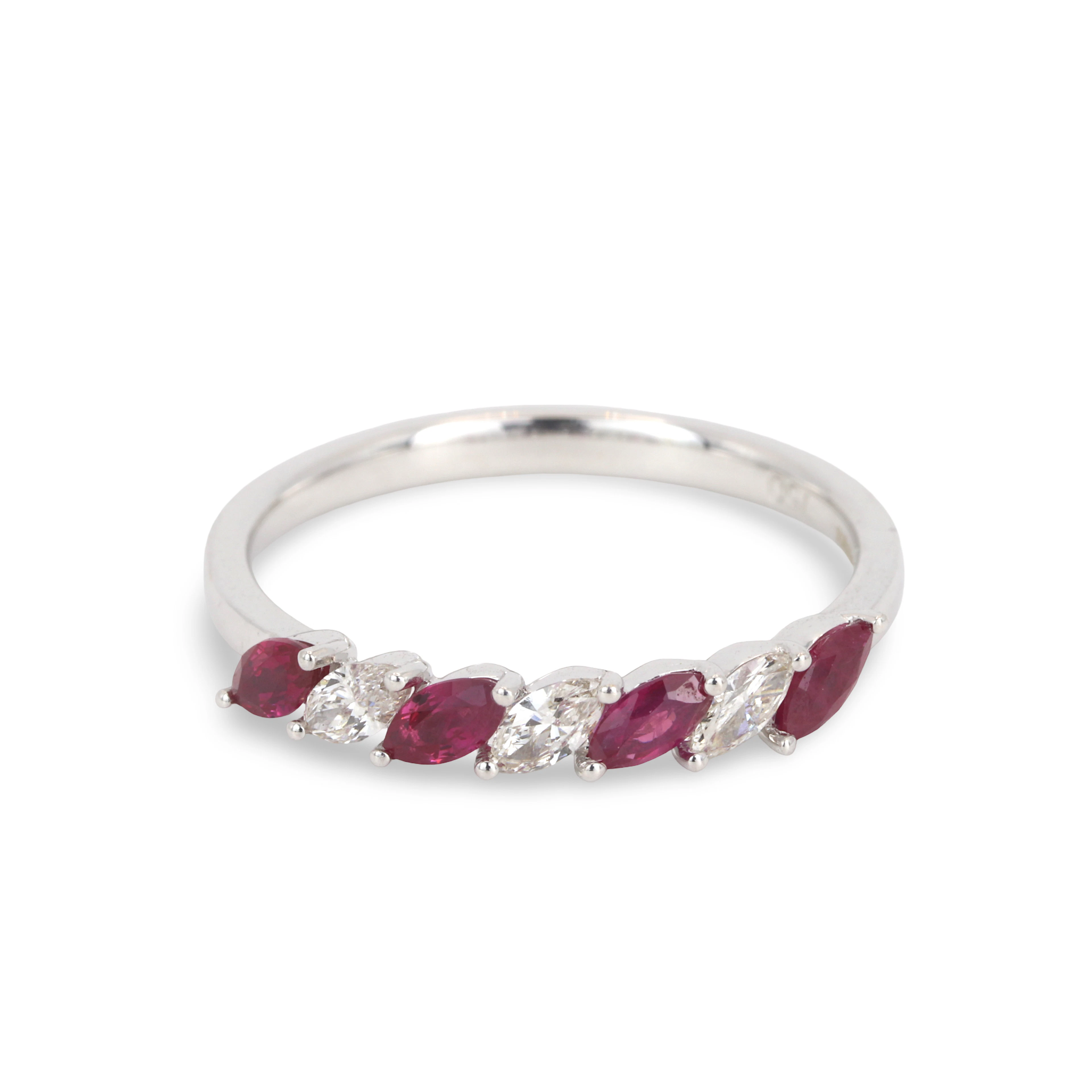 18CT GOLD RUBY & DIAMOND RING.