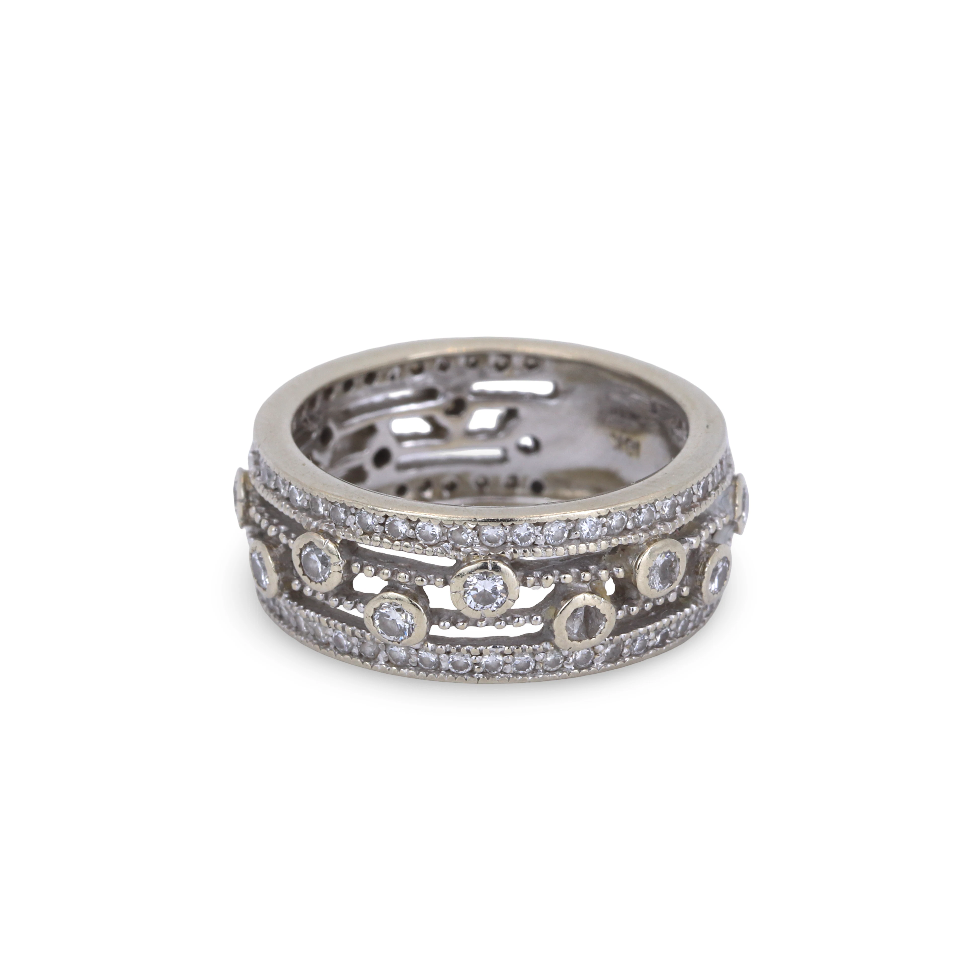18CT GOLD DIAMOND RING.