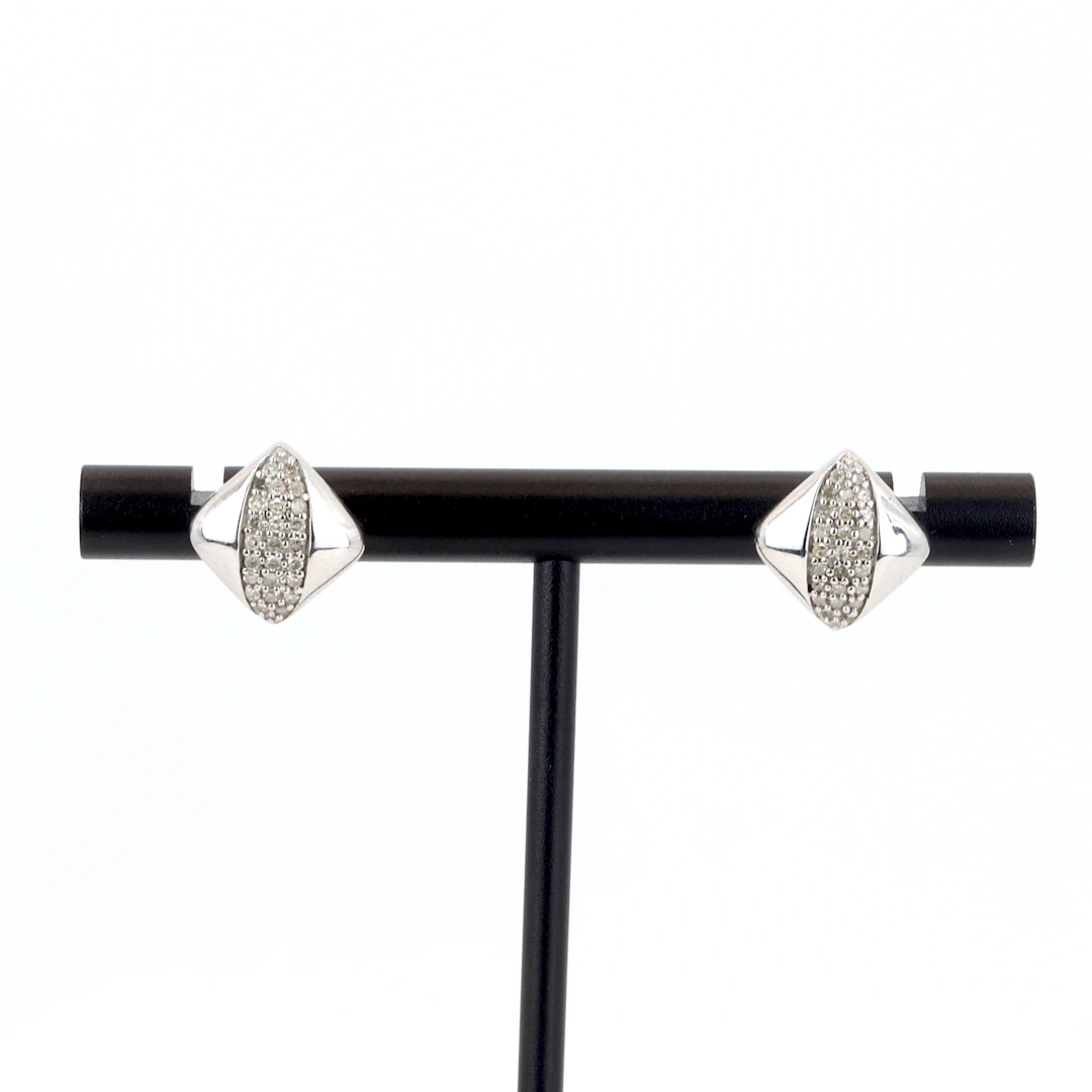 DIAMOND SILVER EARRINGS.