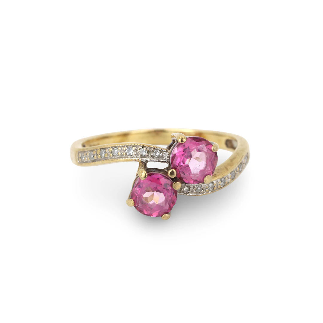 PINK TOPAZ AND DIAMOND RING.