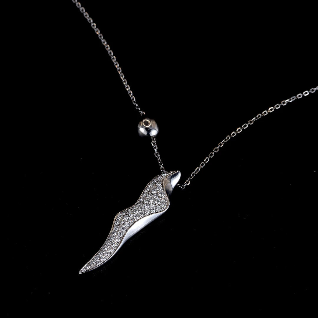 18CT WHITE GOLD DIAMOND SET NECKLACE.