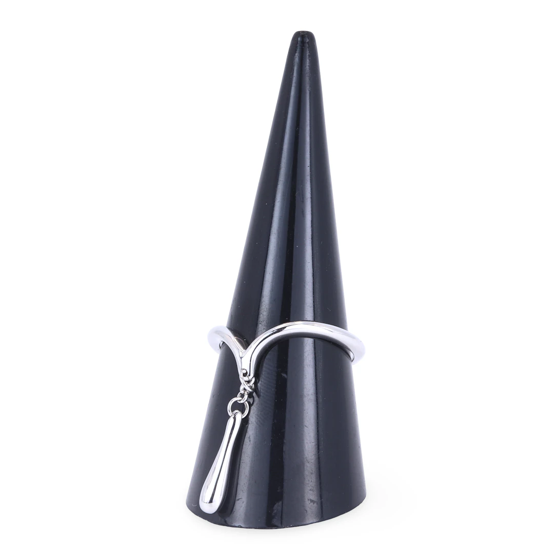 LUCY QUARTERMAINE SILVER RING.