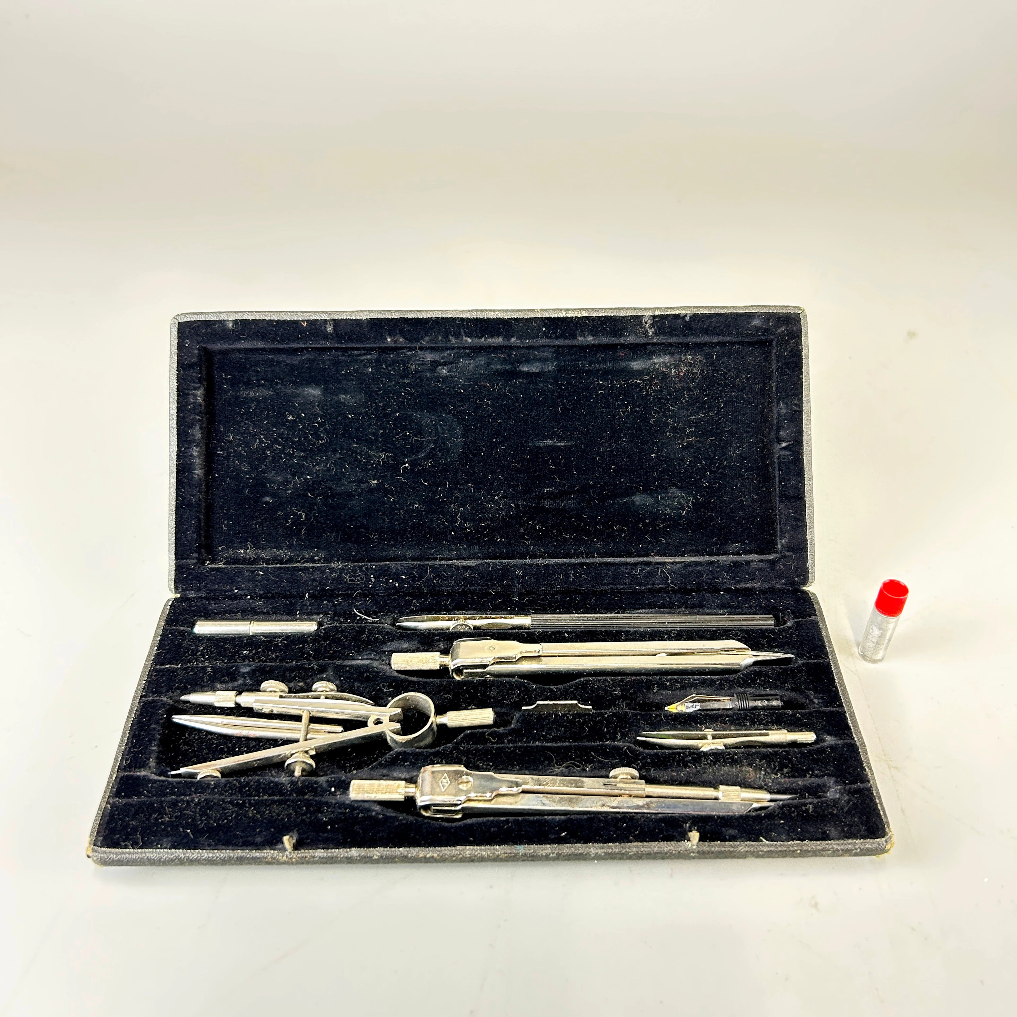 DRAWING INSTRUMENTS.