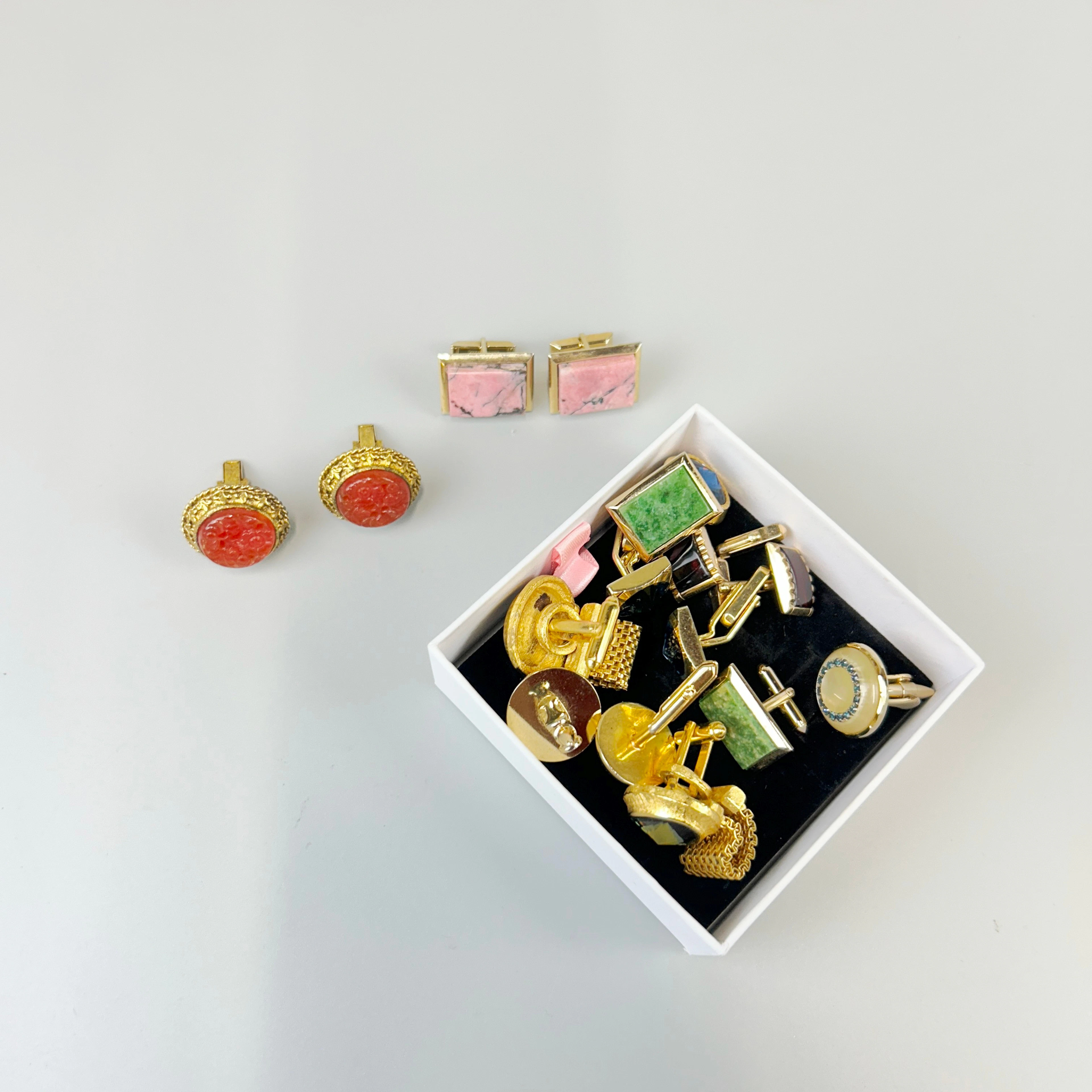 MIXED CUFFLINKS.