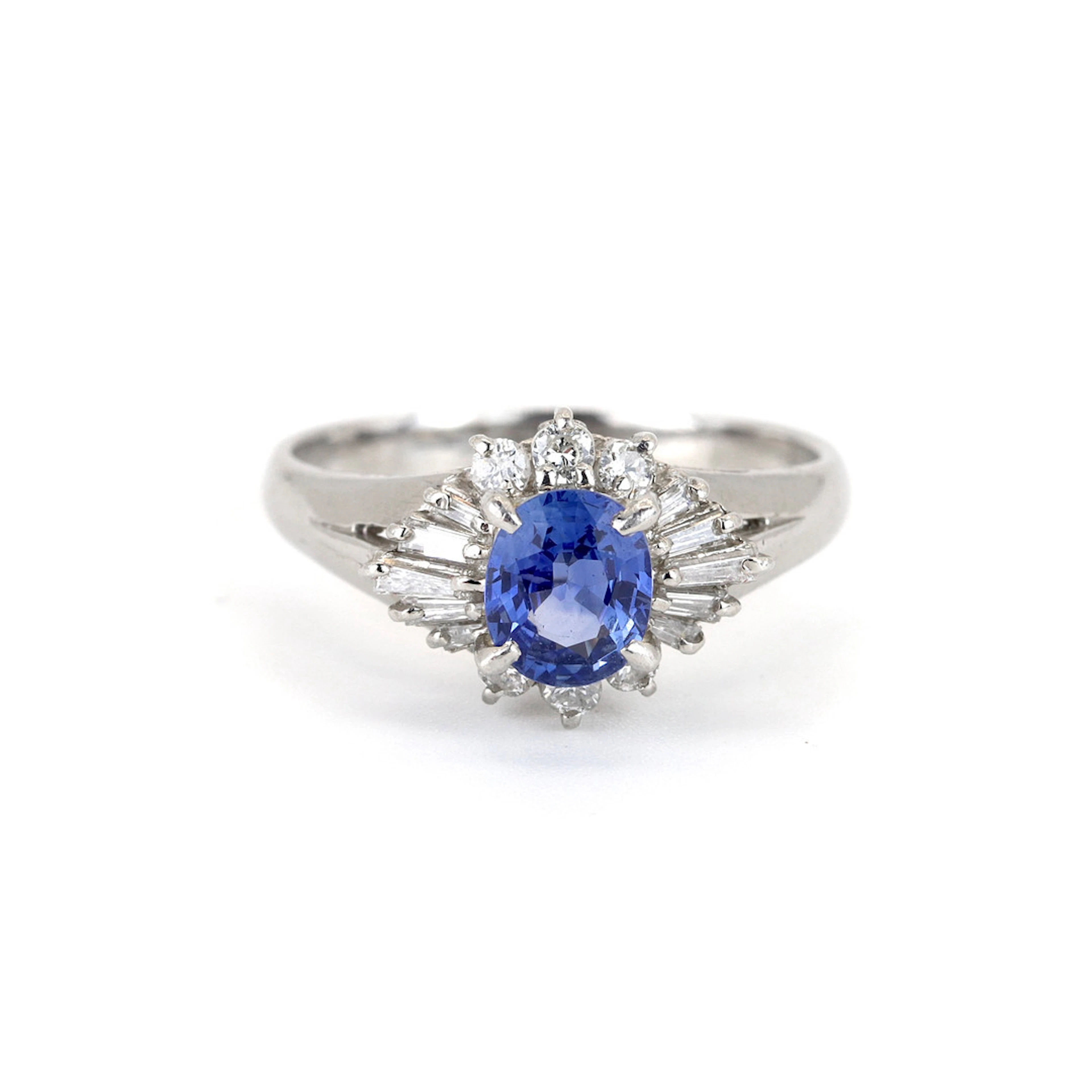 PLATINUM SAPPHIRE & DIAMOND RING.