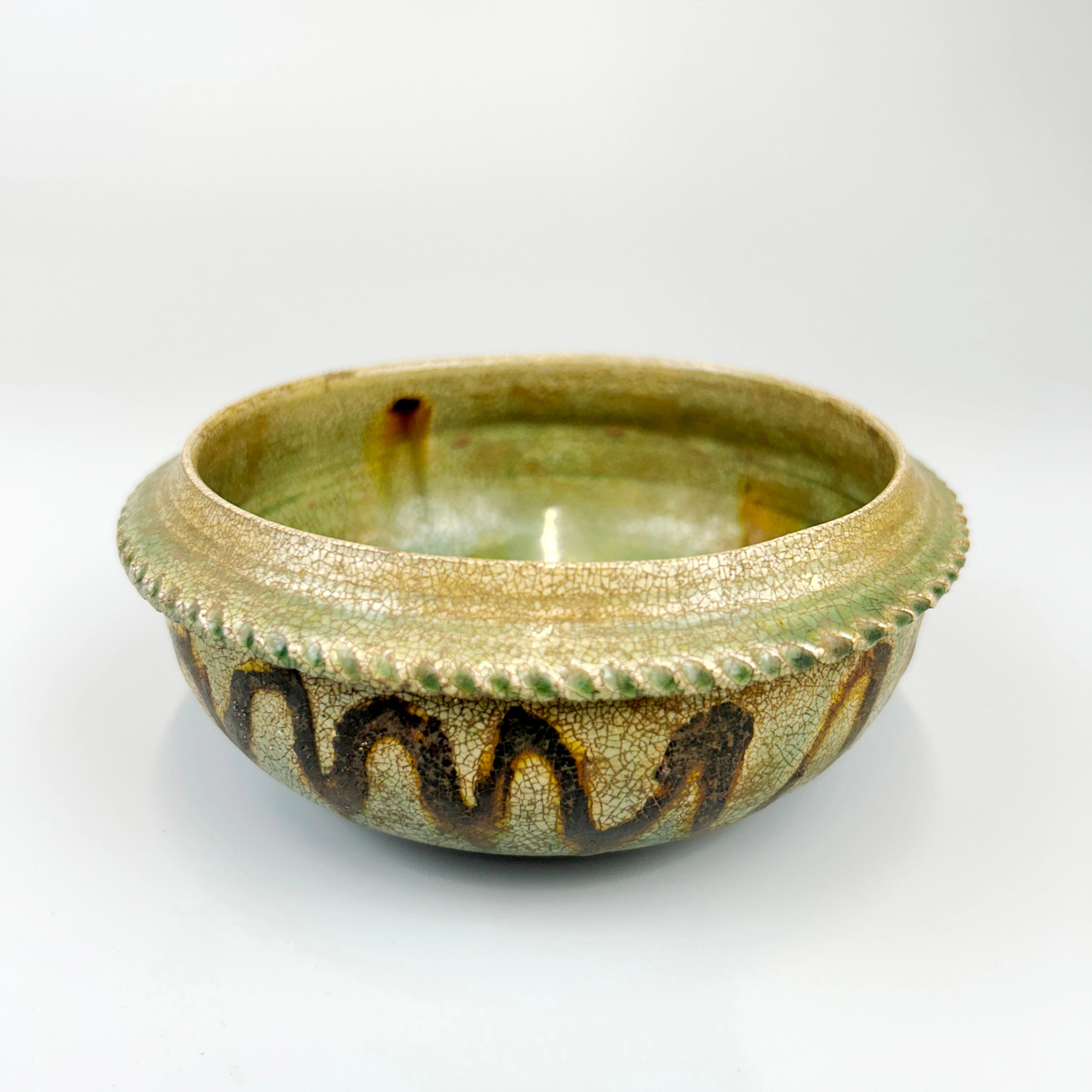 CHINESE POTTERY BOWL.