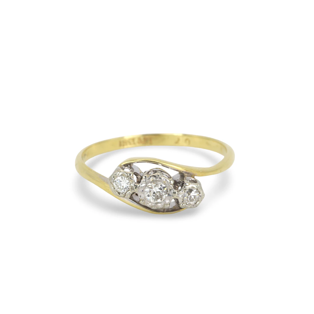 18CT GOLD DIMOND RING.