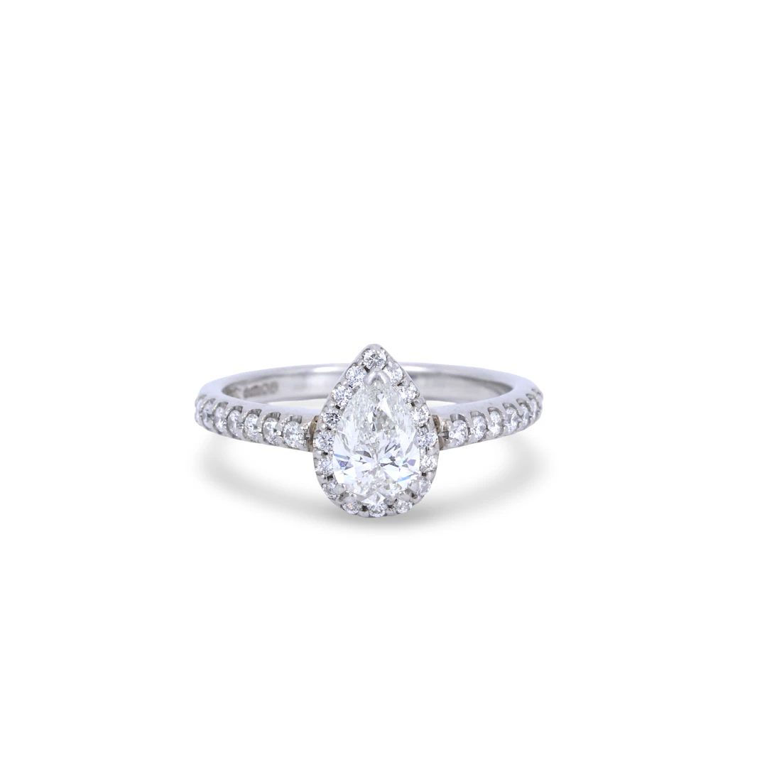 PLATINUM DIAMOND SOLTAIRE RING.
