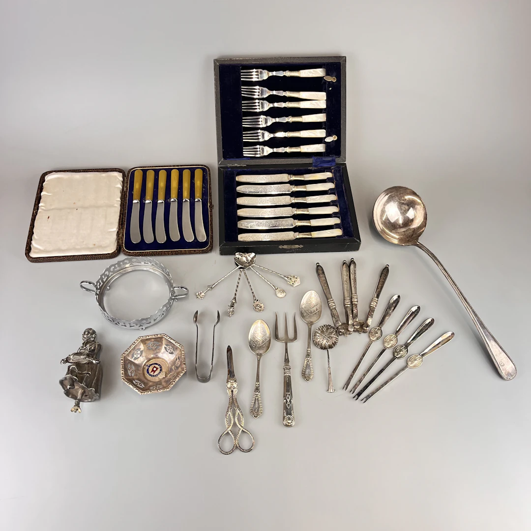 MIXED SILVER PLATE.