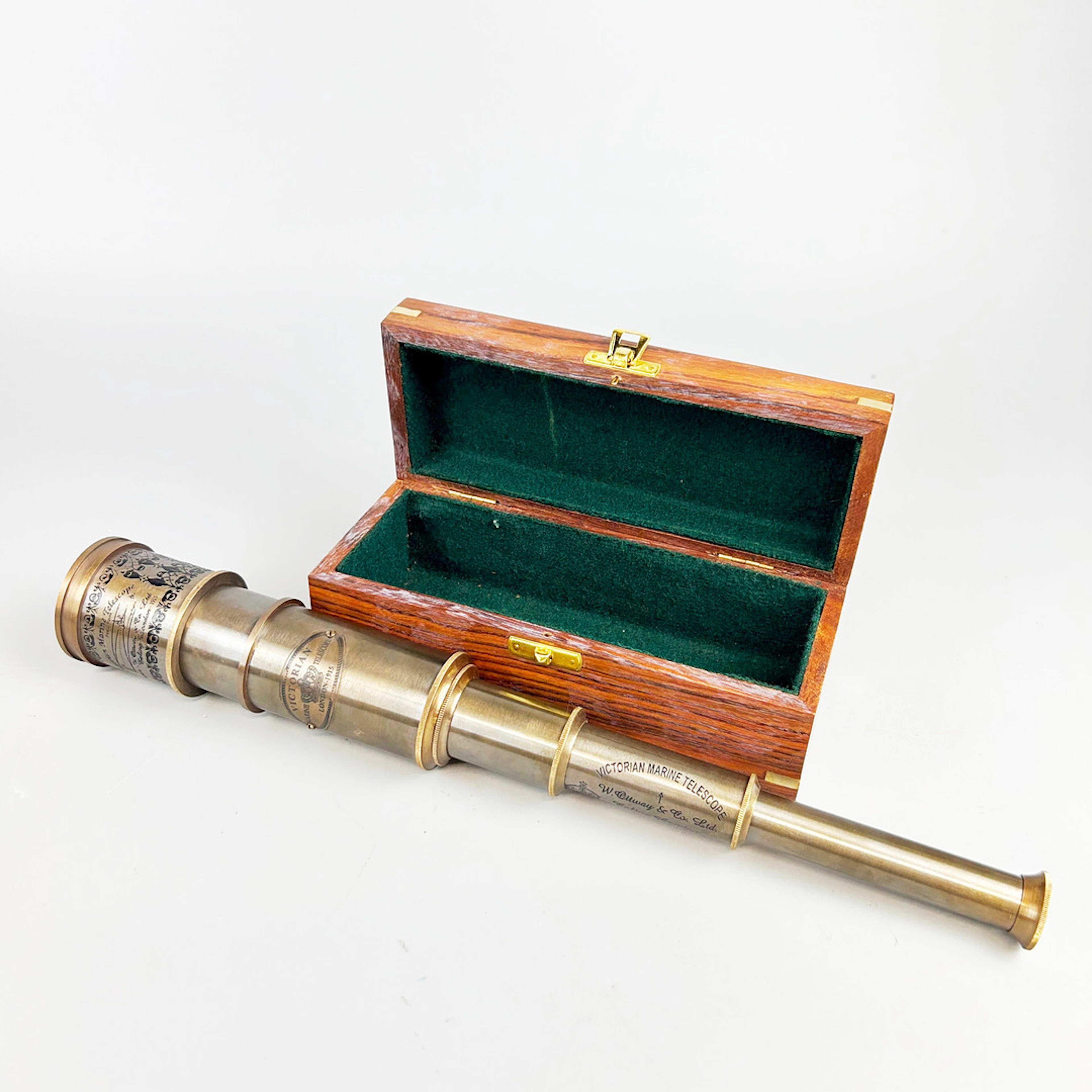 BRASS REPRODUCTION TELESCOPE.