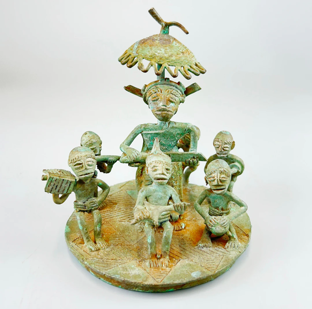 BRONZE BENIN SCULPTURE.