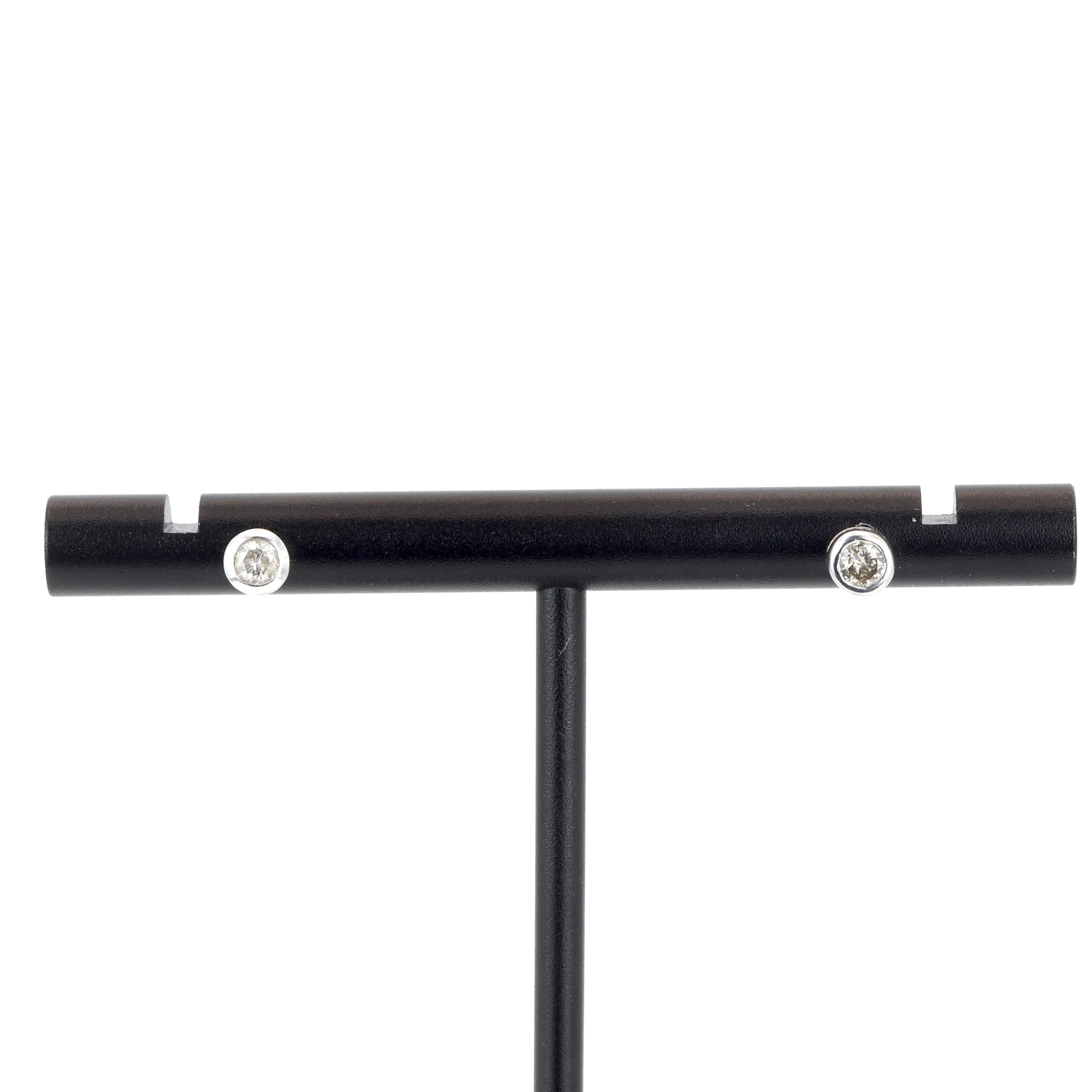 9CT DIAMOND STUD EARRINGS.