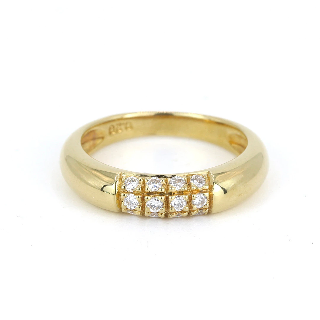 18CT GOLD DIAMOND RING.