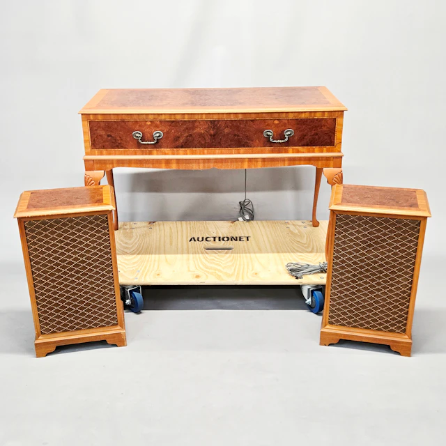 DYNATRON STEREO SYSTEM.