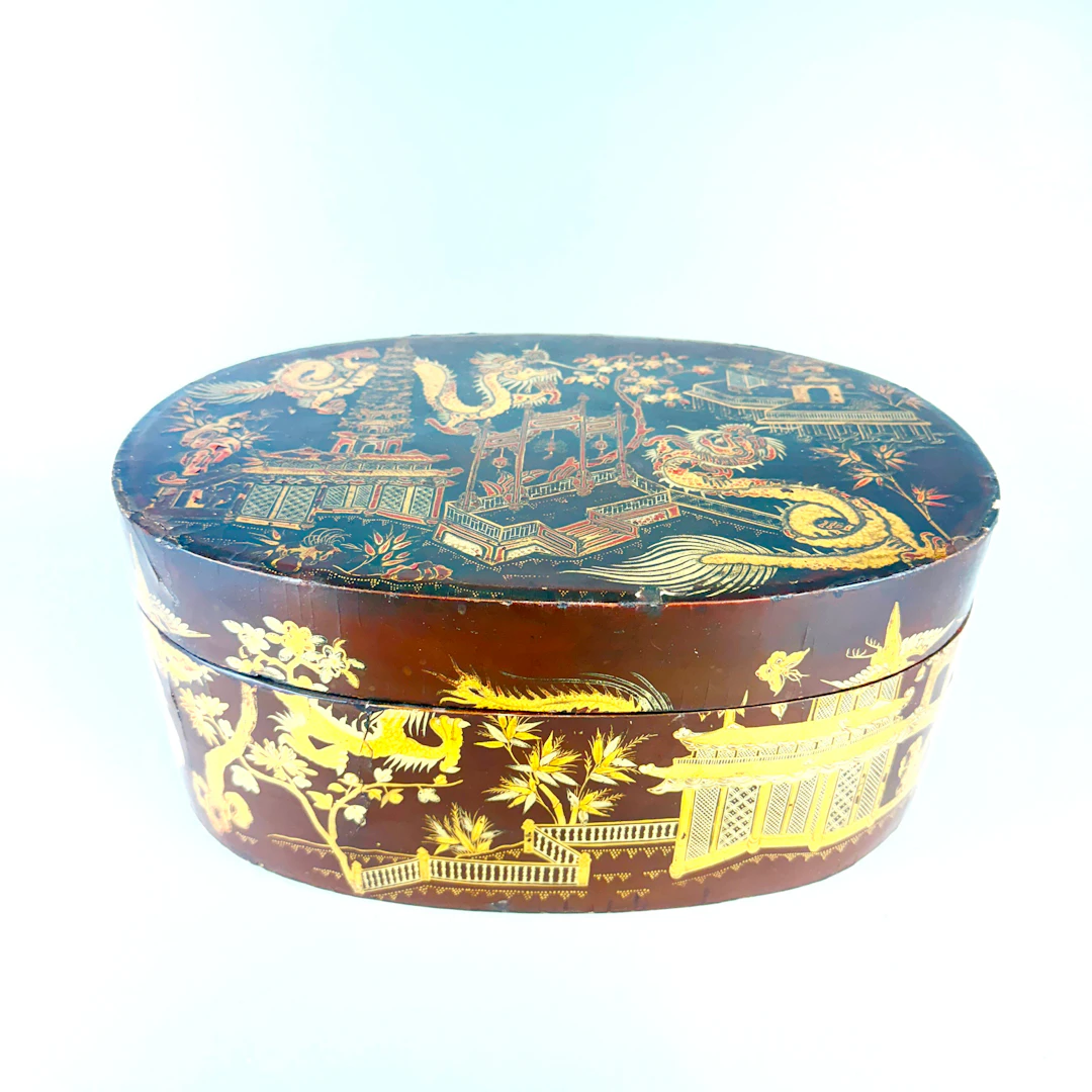 CHINESE PAPIER MACHE BOX.