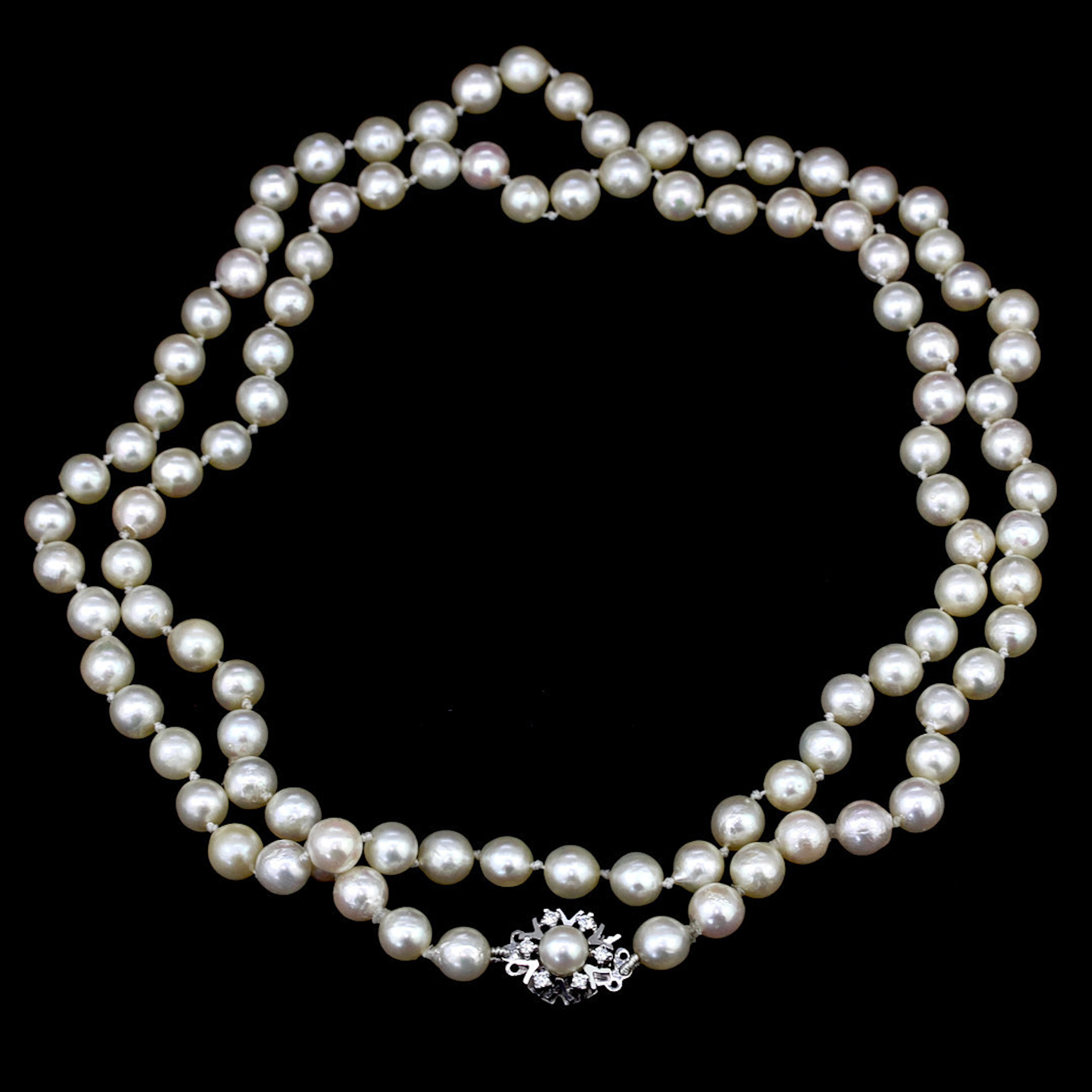 18CT GOLD AKOYA PEARLS NECKLACE.