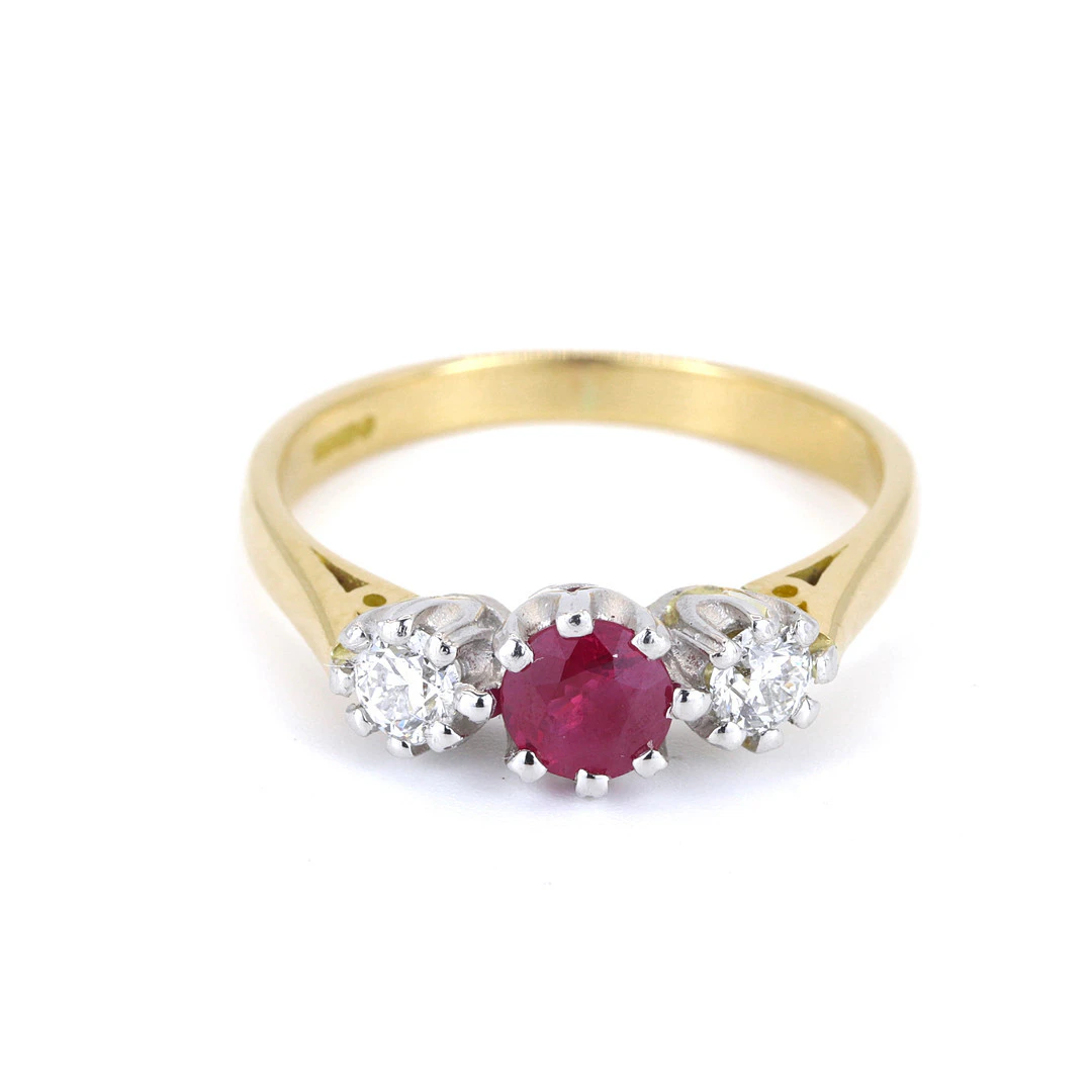 18CT GOLD RUBY & DIAMOND RING.