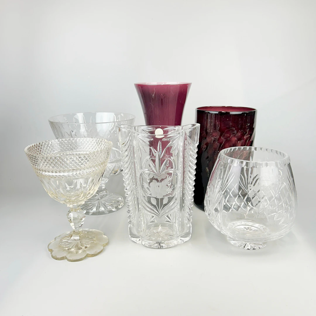 GROUP OF GLASS VASES.
