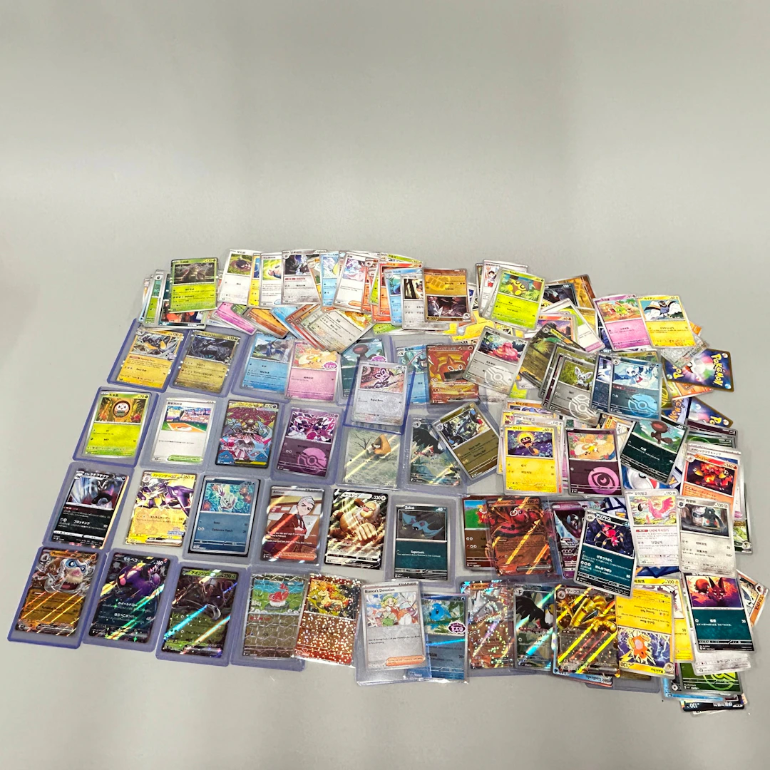 MIXED POKÉMON CARDS.
