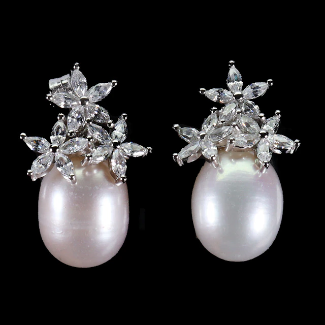 PEARL SILVER EARRINGS.