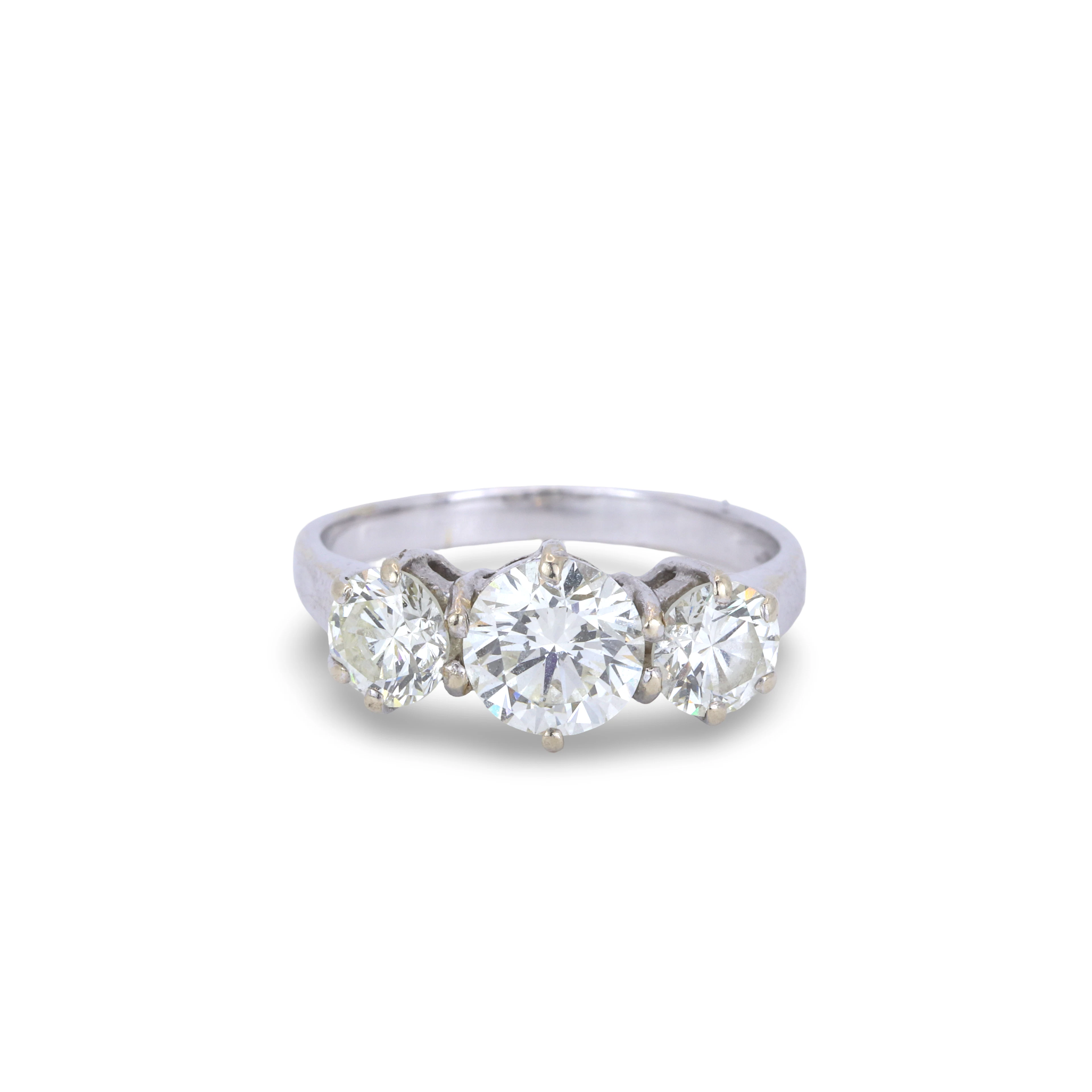 2 CT THREE DIAMOND RING.