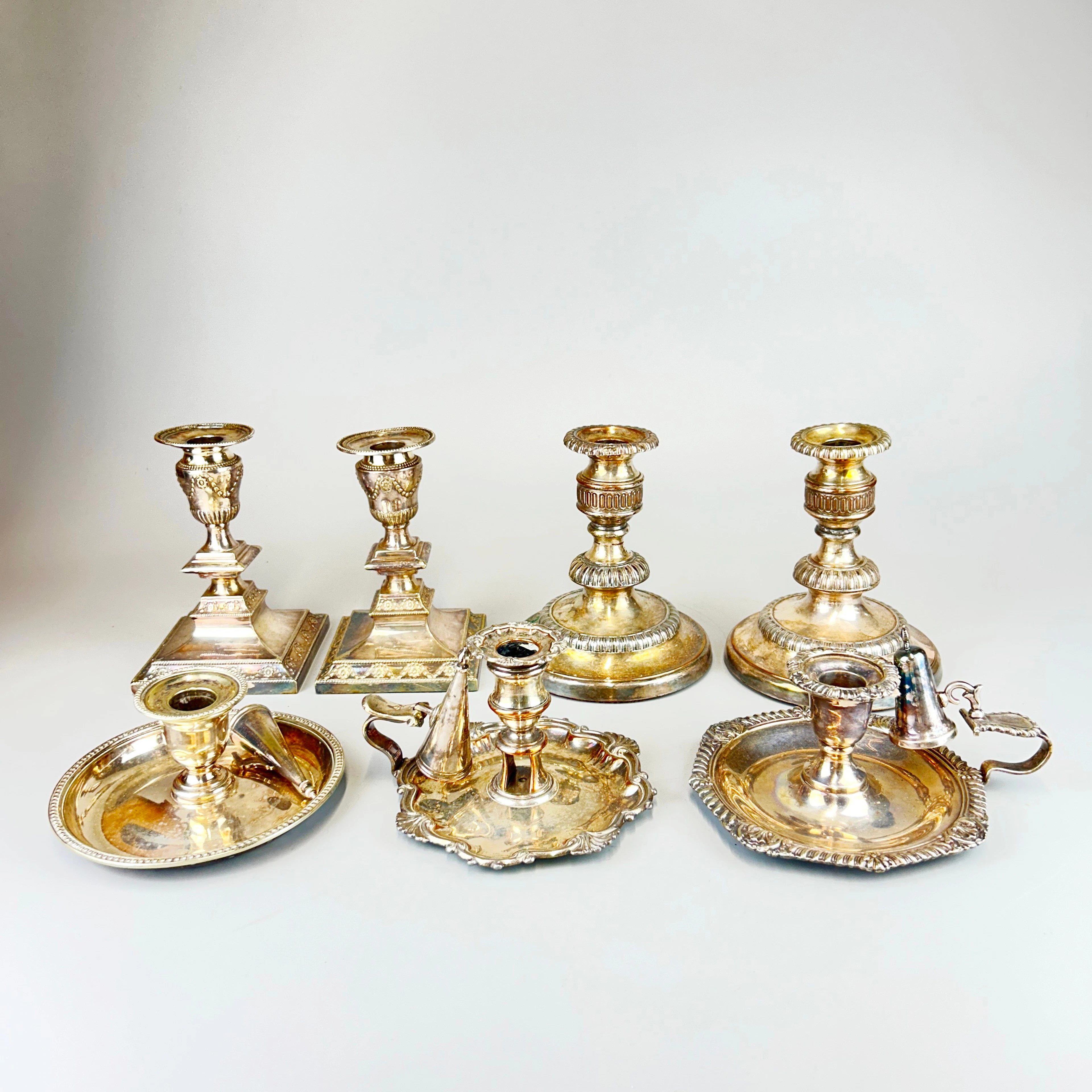 GROUP OF SILVERPLATE.