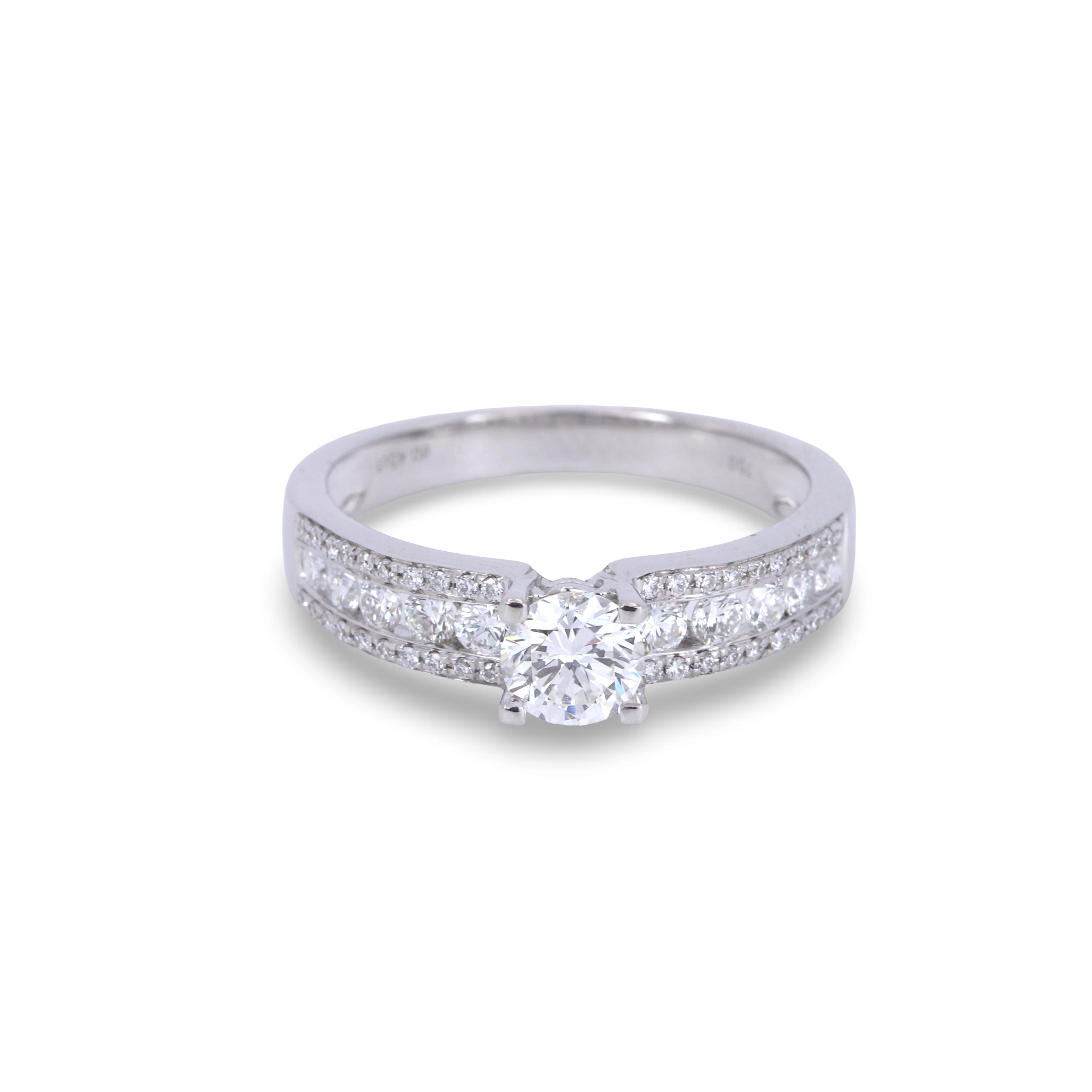 18CT GOLD DIAMOND SET RING.