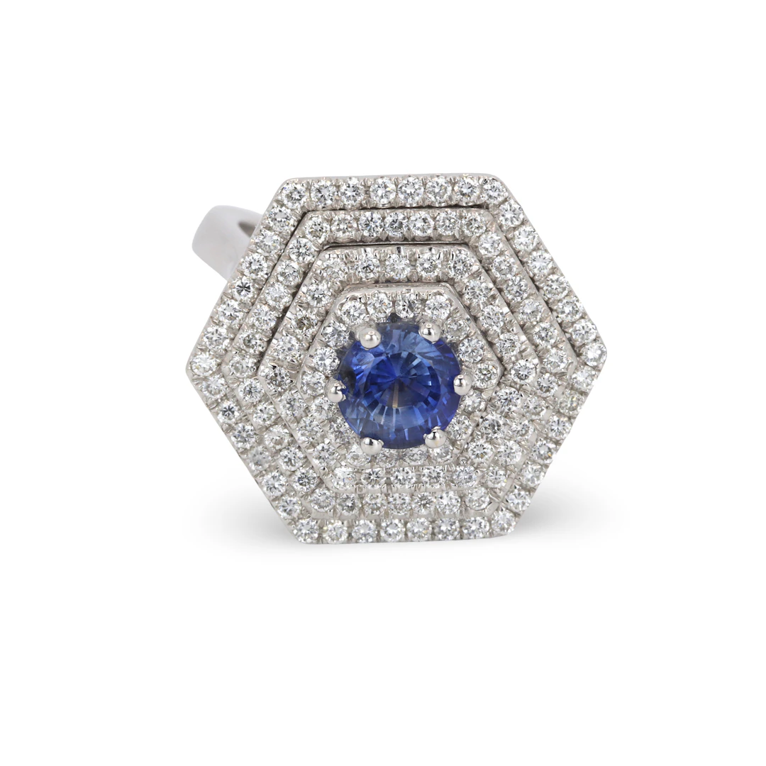 18CT GOLD SAPPHIRE & DIAMOND RING.