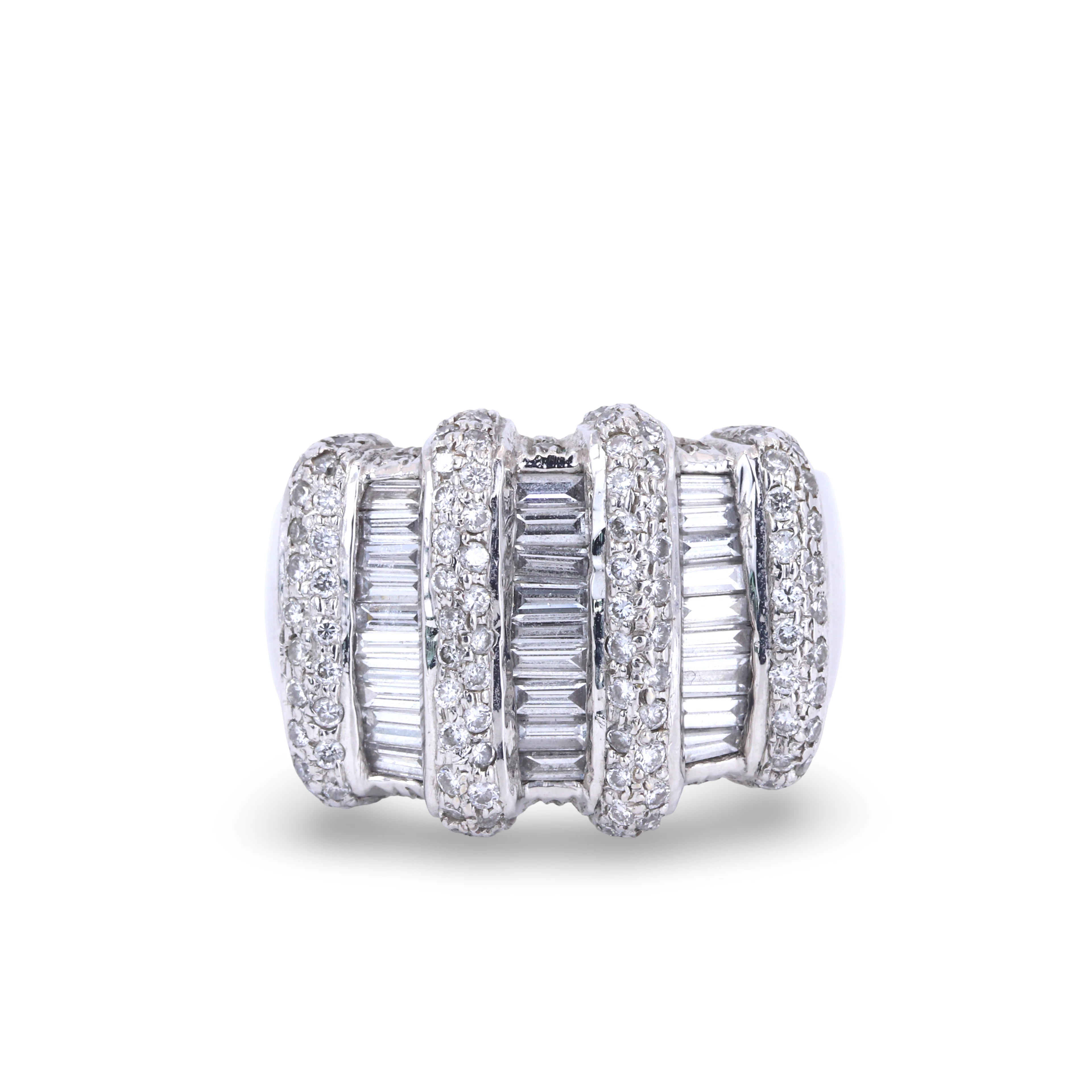 HEAVY 18CT GOLD DIAMOND RING.