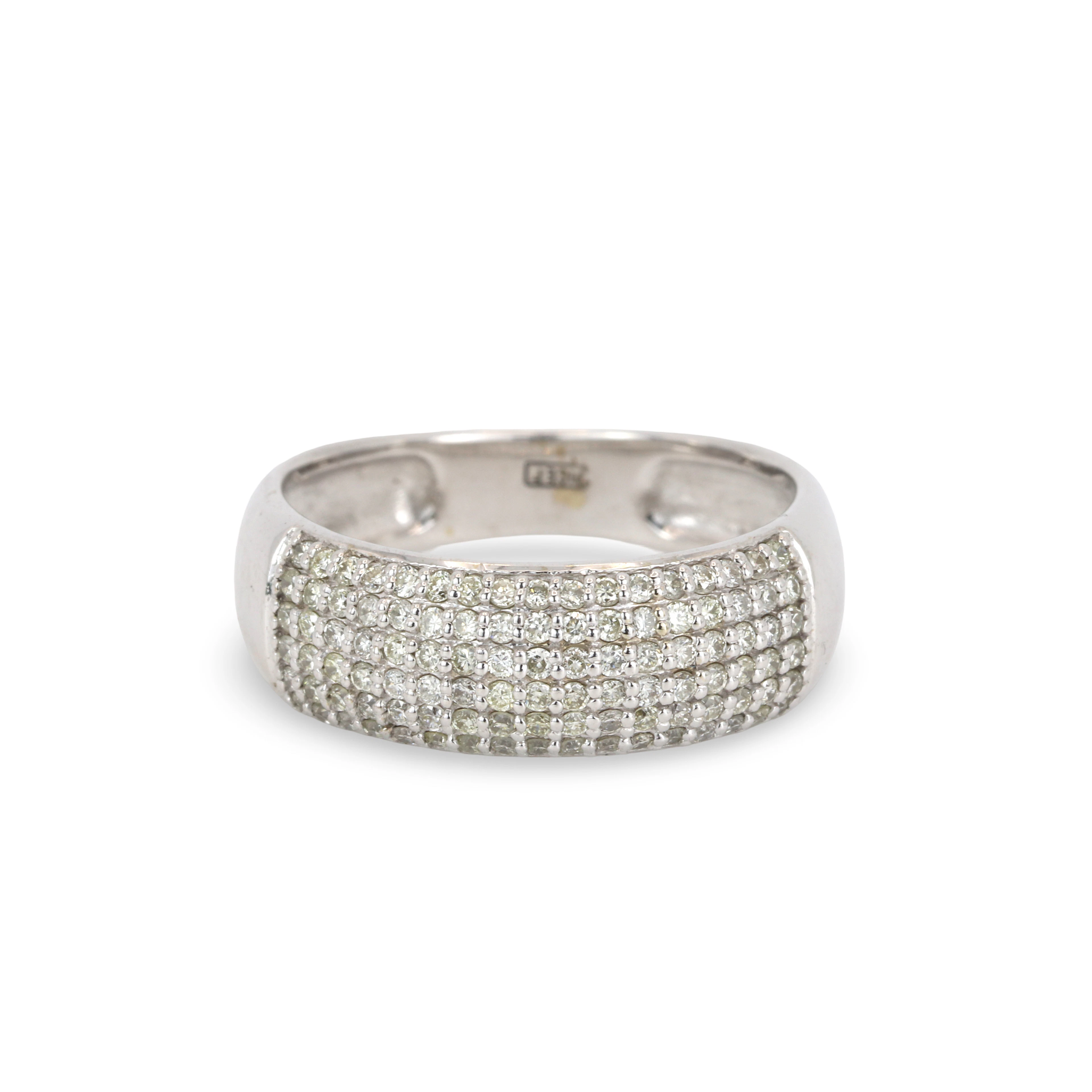 14CT GOLD DIAMOND CLUSTER RING.
