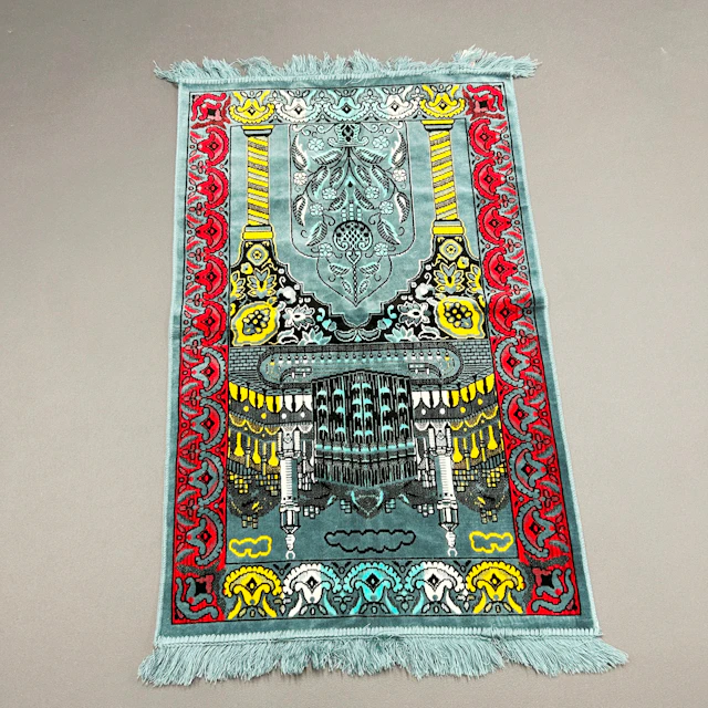 TAJ MAHAL WALL RUG.