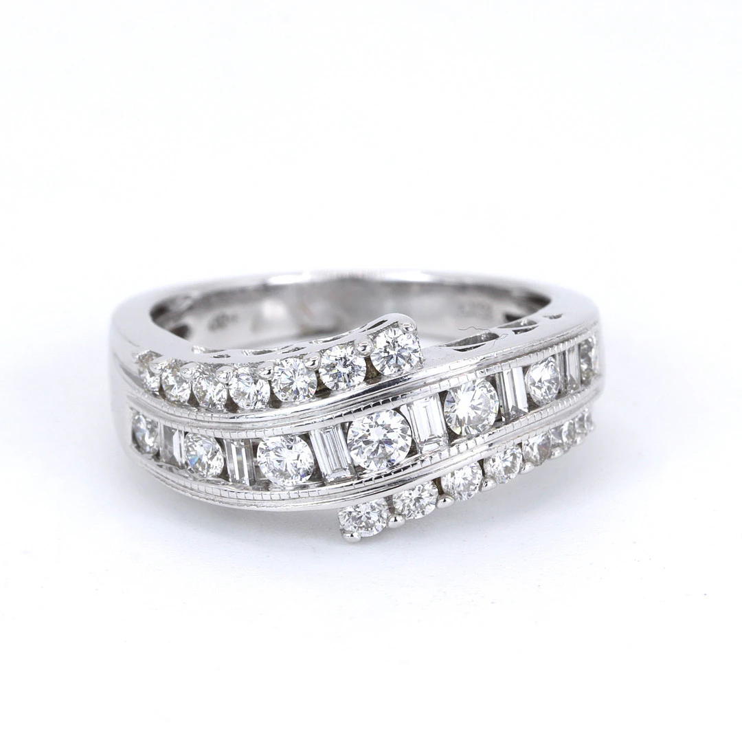 18CT GOLD 1CT DIAMOND RING.