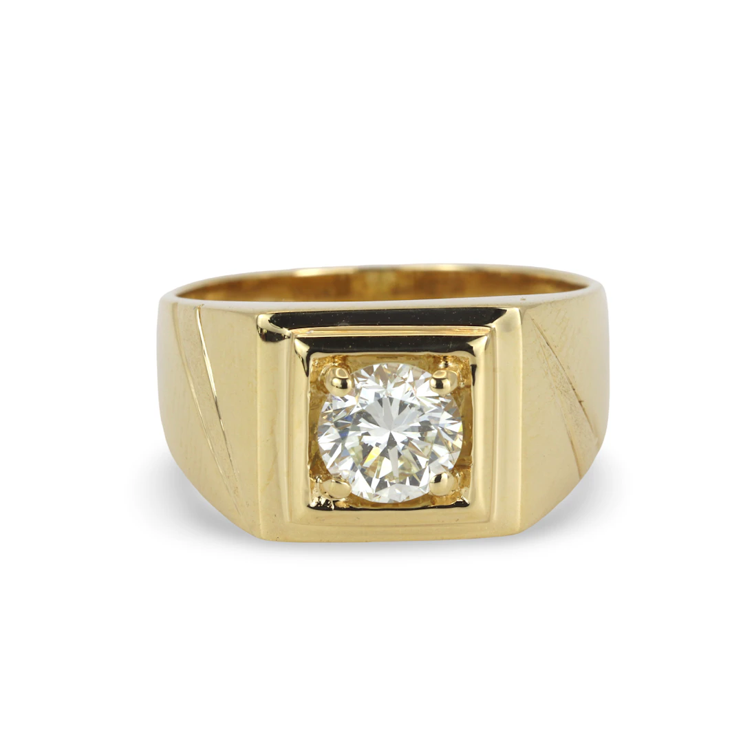 18CT GOLD DIAMOND SIGNET RING.
