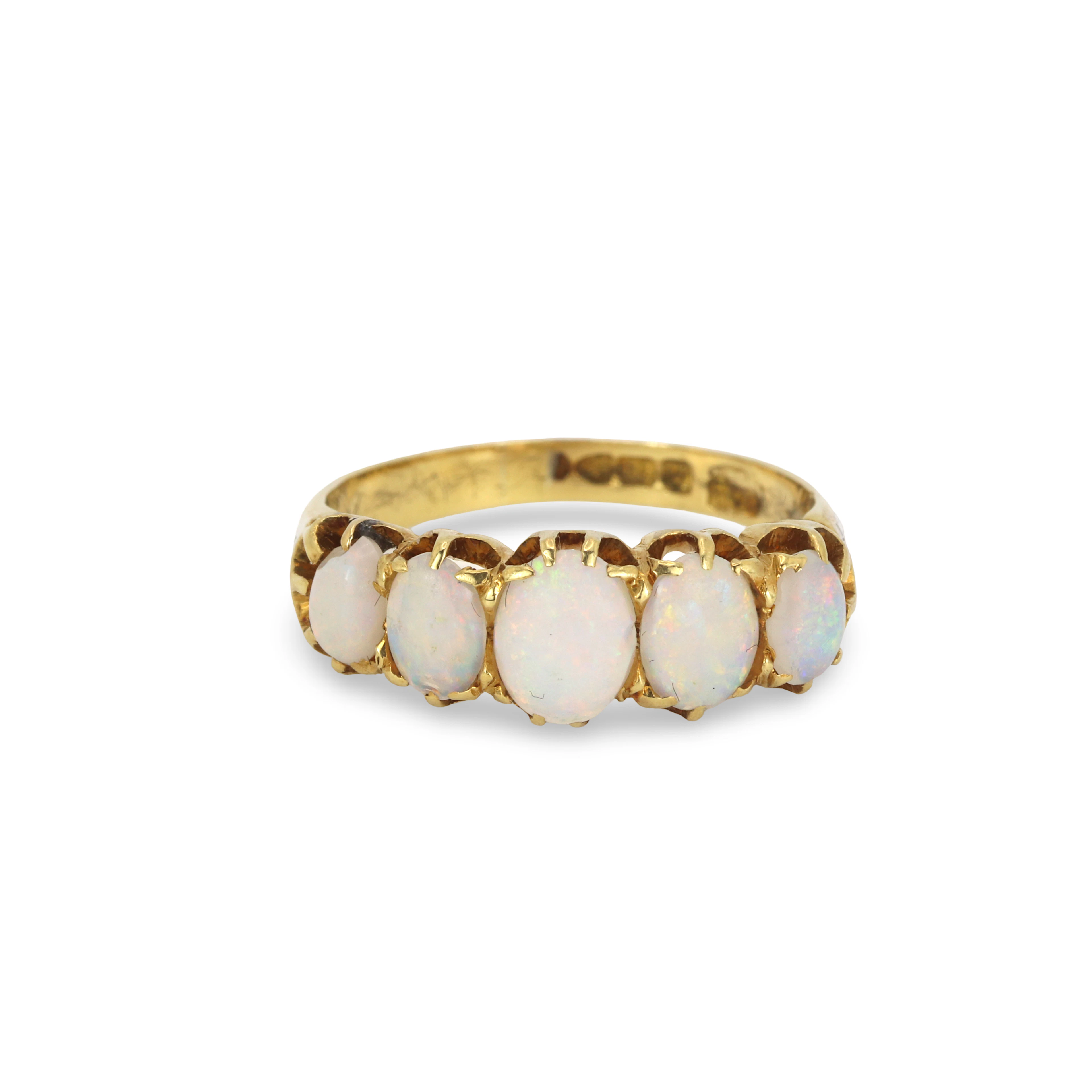 18CT GOLD OPAL RING.