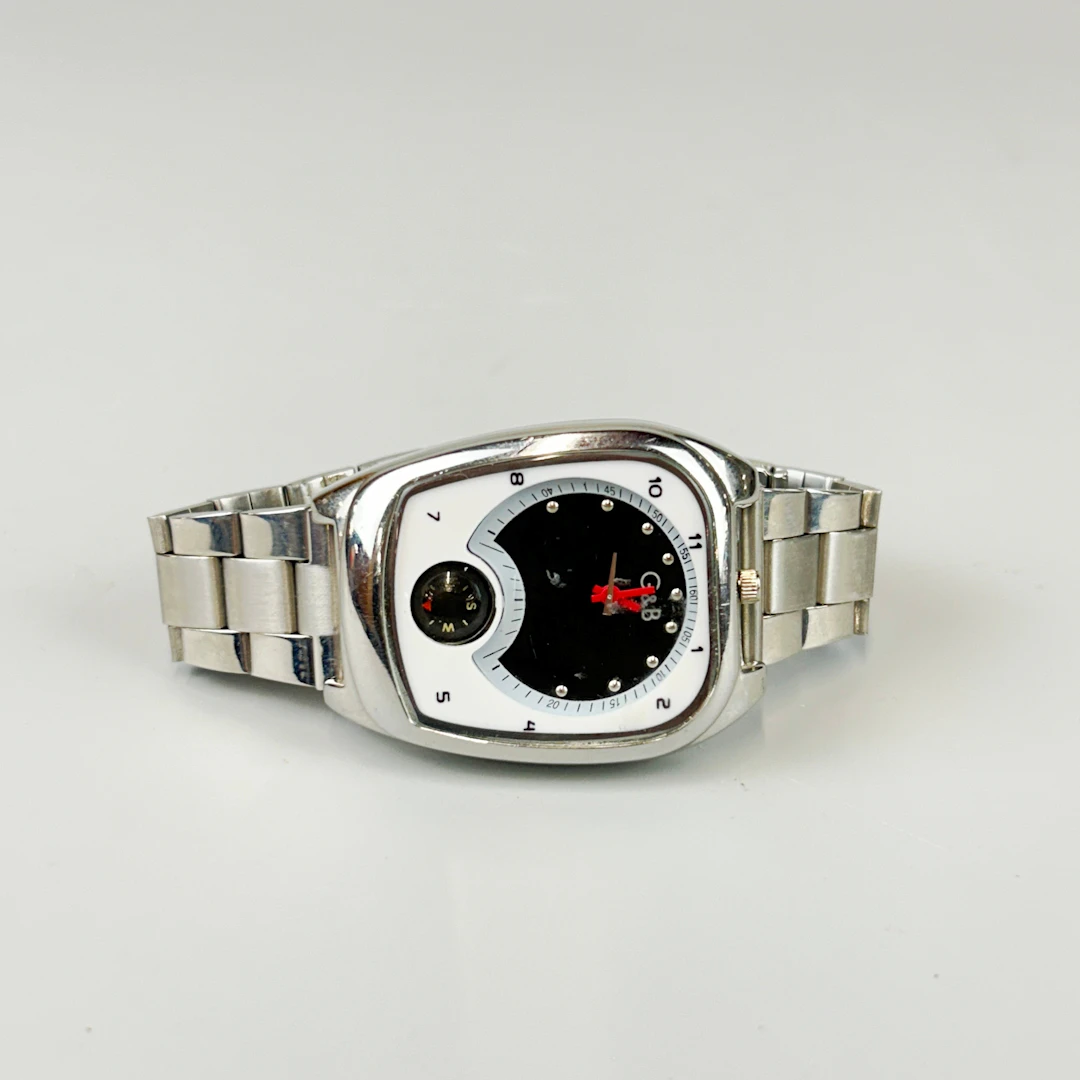 G & B WRISTWATCH.