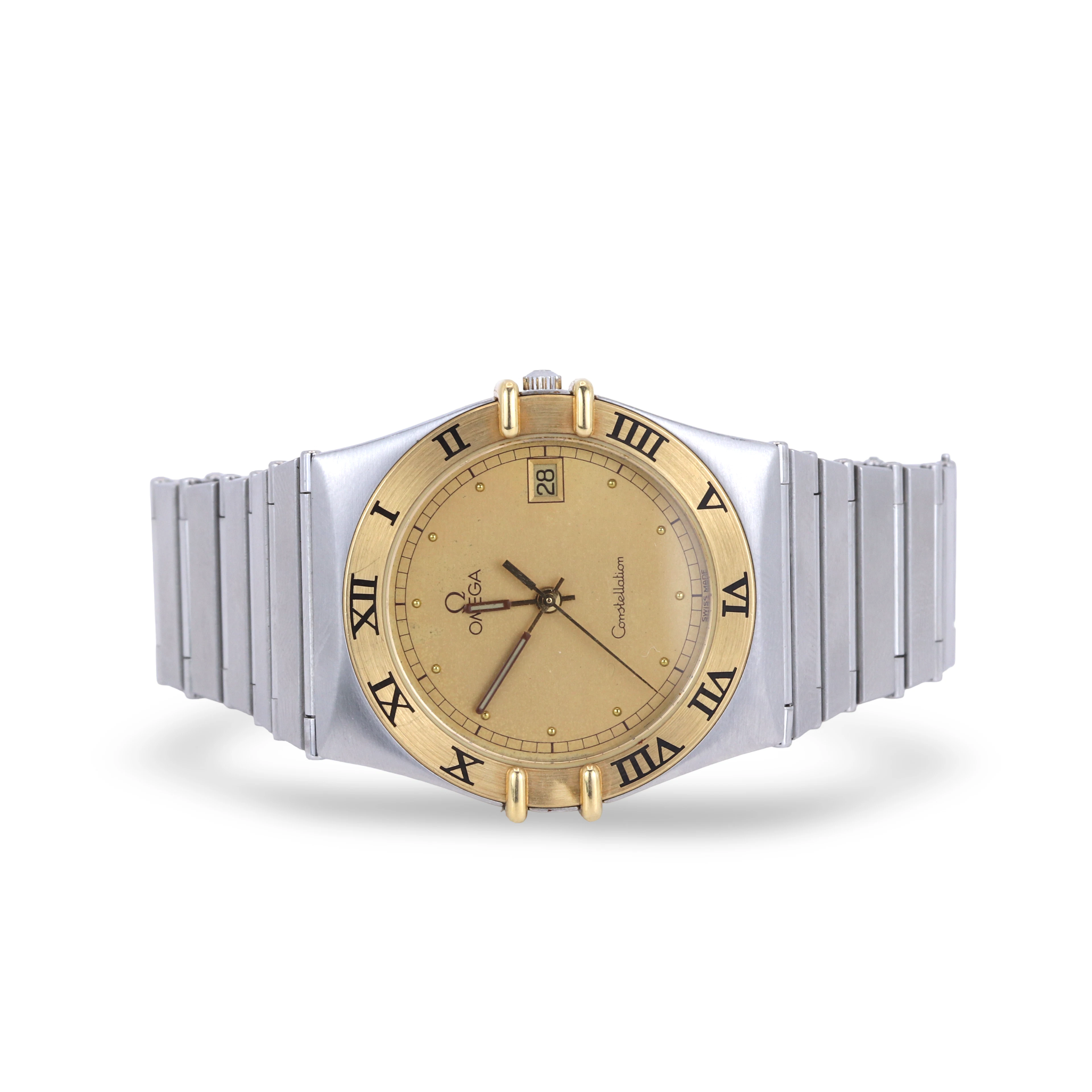 18CT OMEGA CONSTELLATION WRISTWATCH.