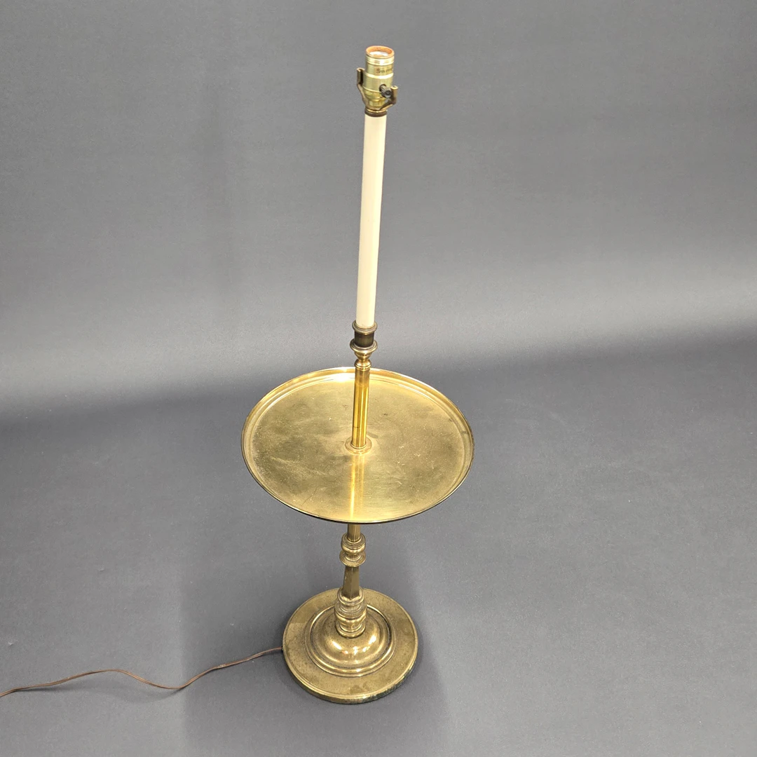 BRASS FLOOR LAMP.