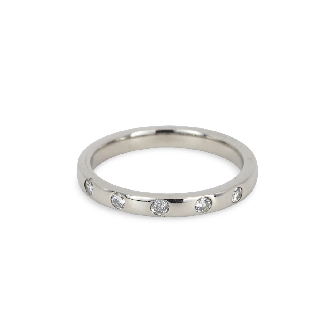 PLATINUM DIAMOND RING.