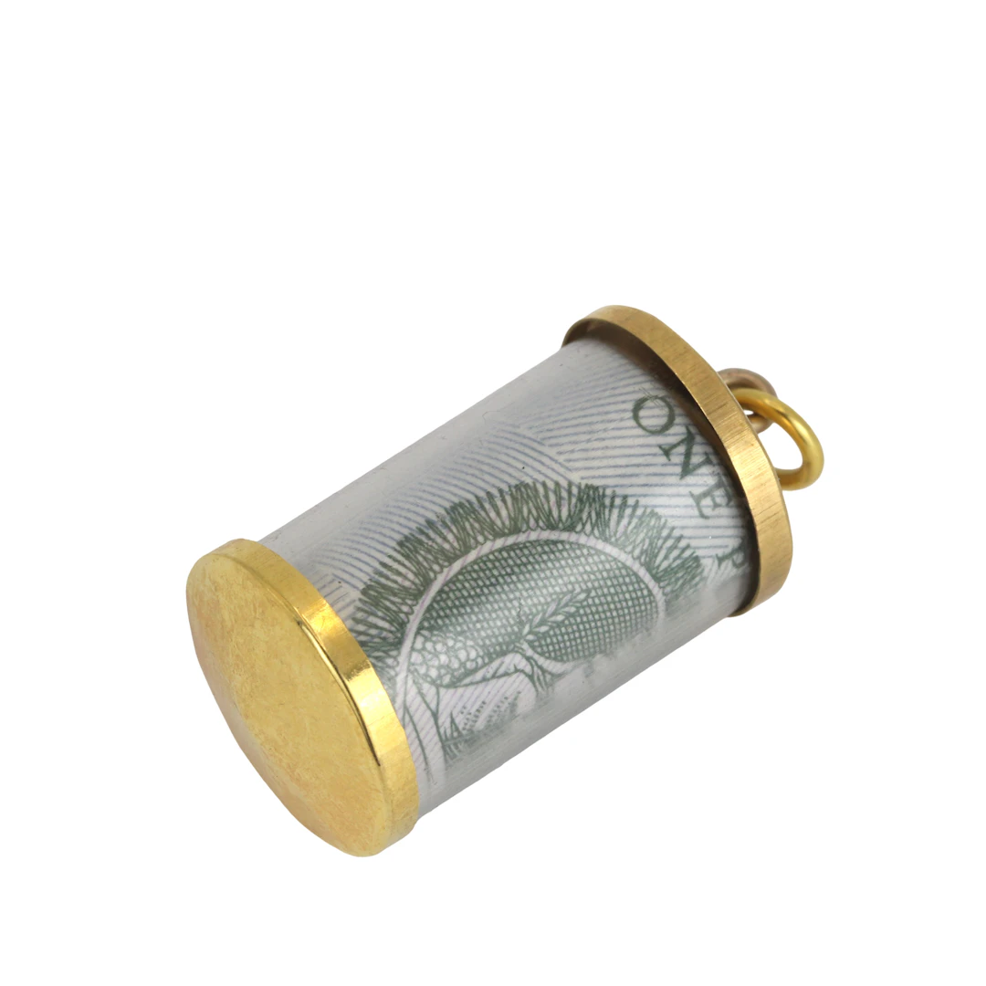 9CT GOLD PENDANT.