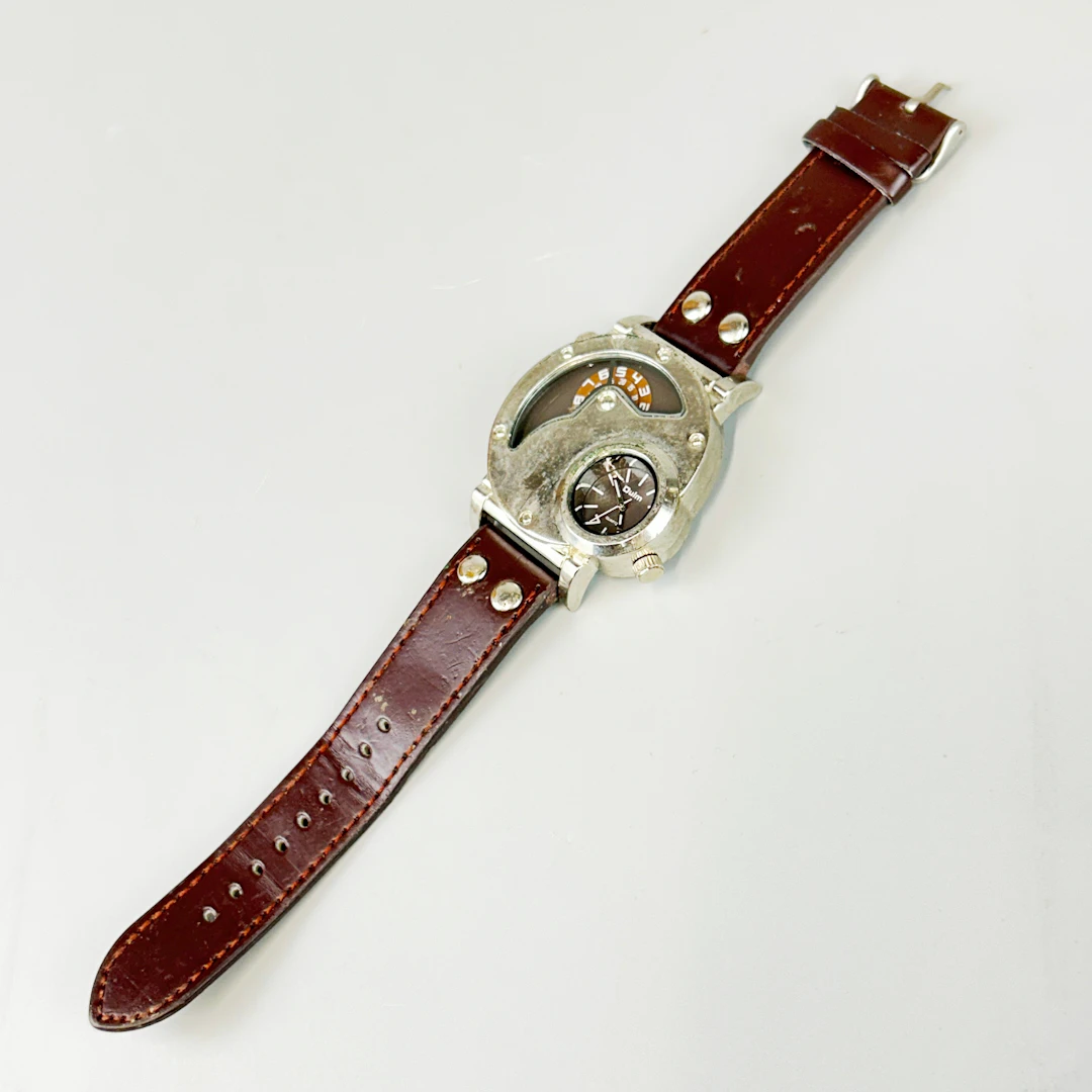 DULM WRISTWATCH.